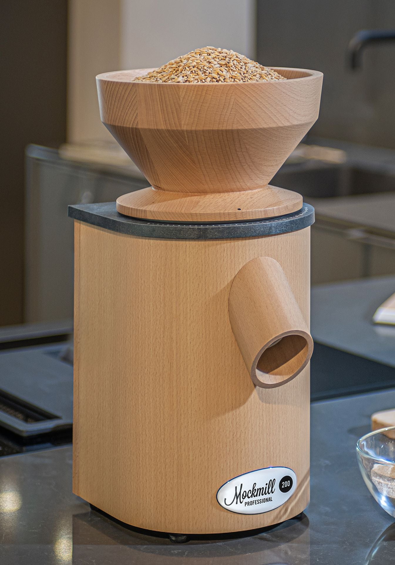 Elektrický mlynček na obilie Grainlovers Professional 200