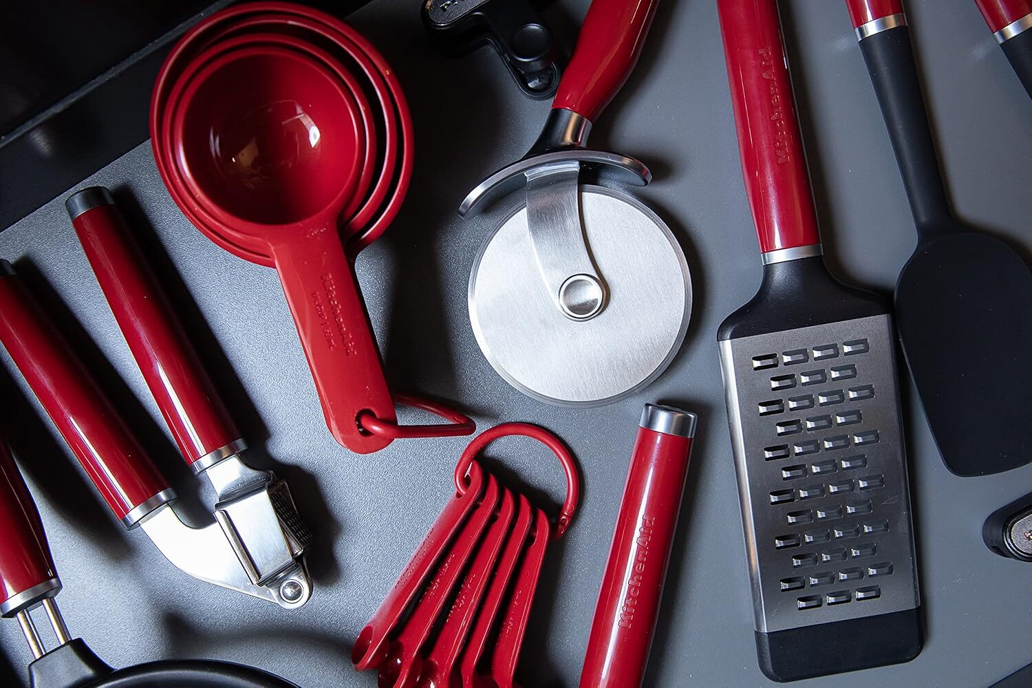 KitchenAid pizza cutter, empire red, KAG113OHERE