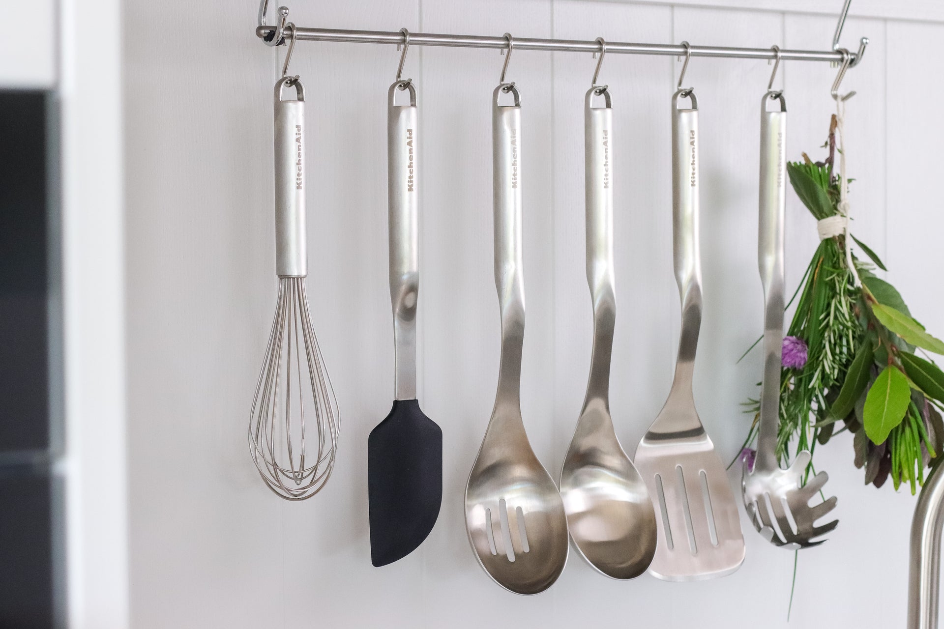 KitchenAid Premium Silicone Squeegee, KMG031OHOB