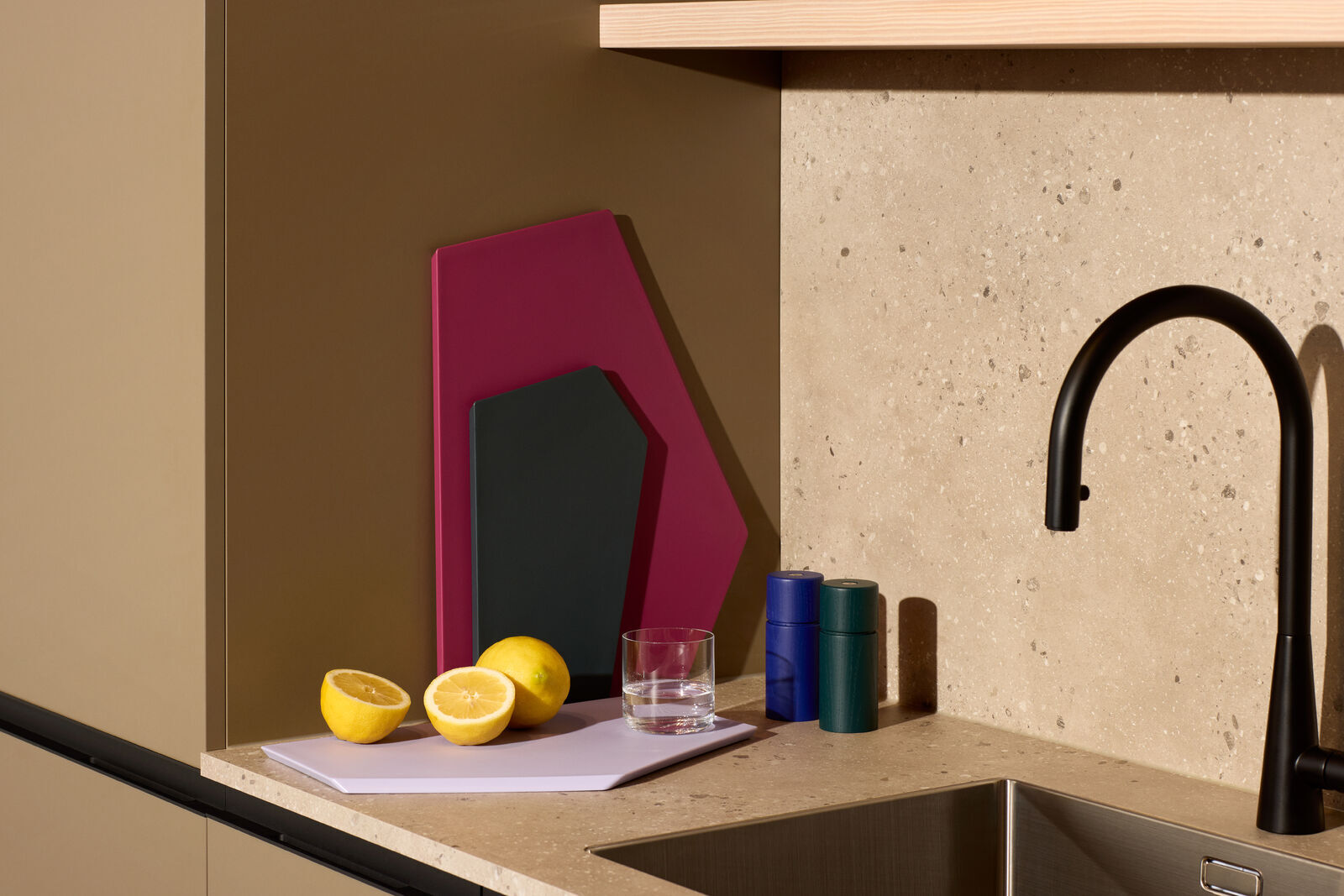 CrushGrind Bergen drevený mlynček na korenie 12 cm, indigovo modrý, 070375-0094