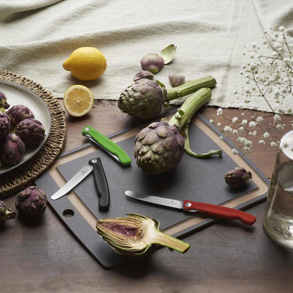 Victorinox Swiss Classic sada nože a krájecího prkénka, červená, 6.7191.F1