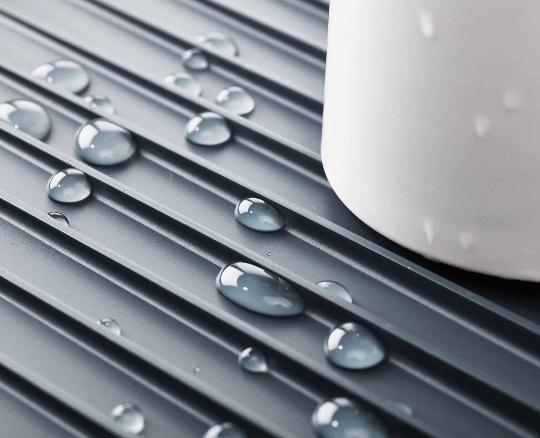 Joseph Joseph Y-Rack dvoupatrový odkapávač na nádobí, šedý, 85084