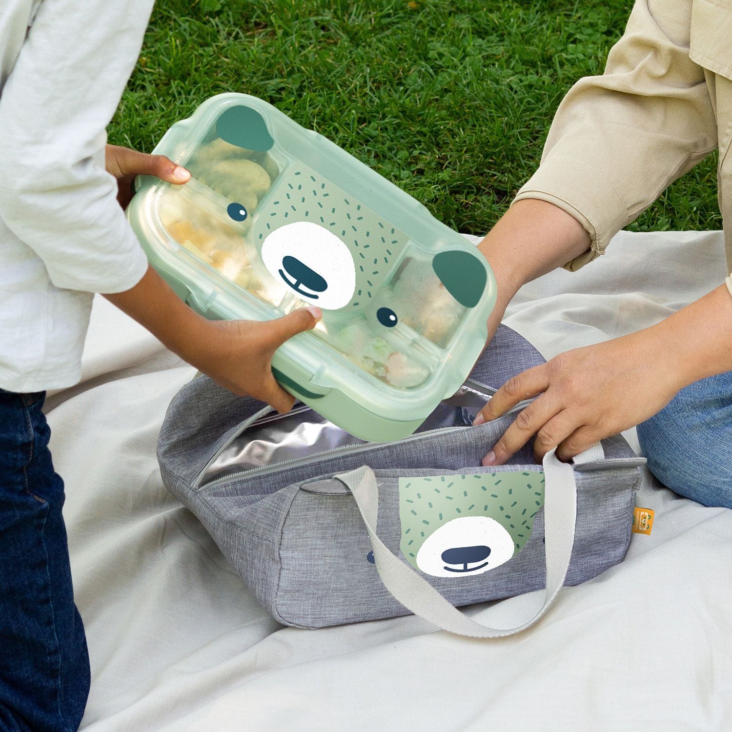 Monbento Wonder Travel detský termo box na obed 6,5 l, zelený medveď, 71354097