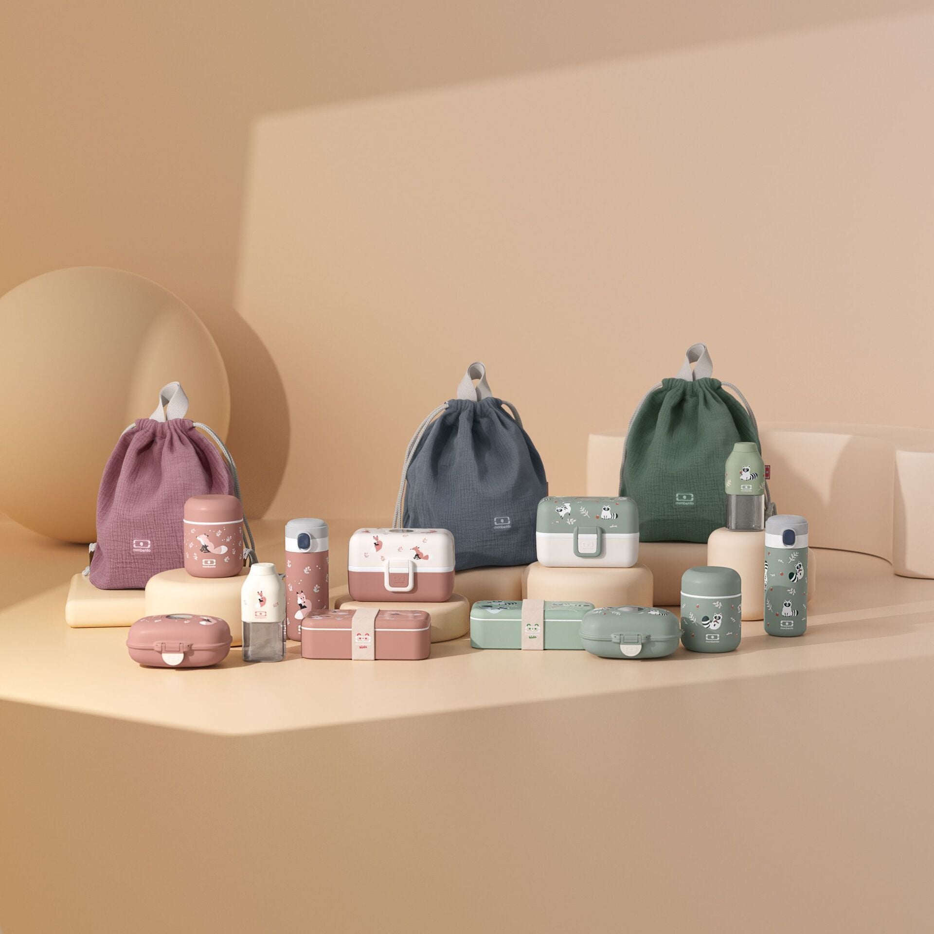 Monbento Foodie detský box na desiatu 0,5 l, zelený mýval, 12124073