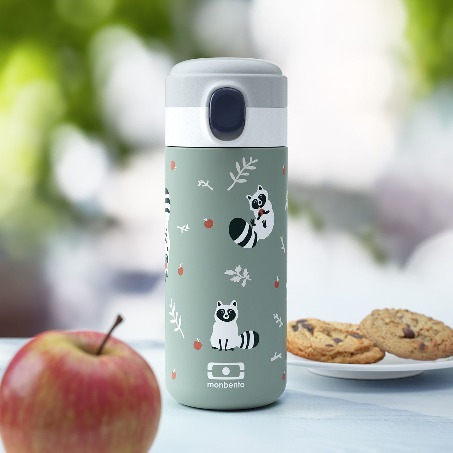 Monbento Pop detská fľaša na pitie 360 ml, zelený mýval, 36334073
