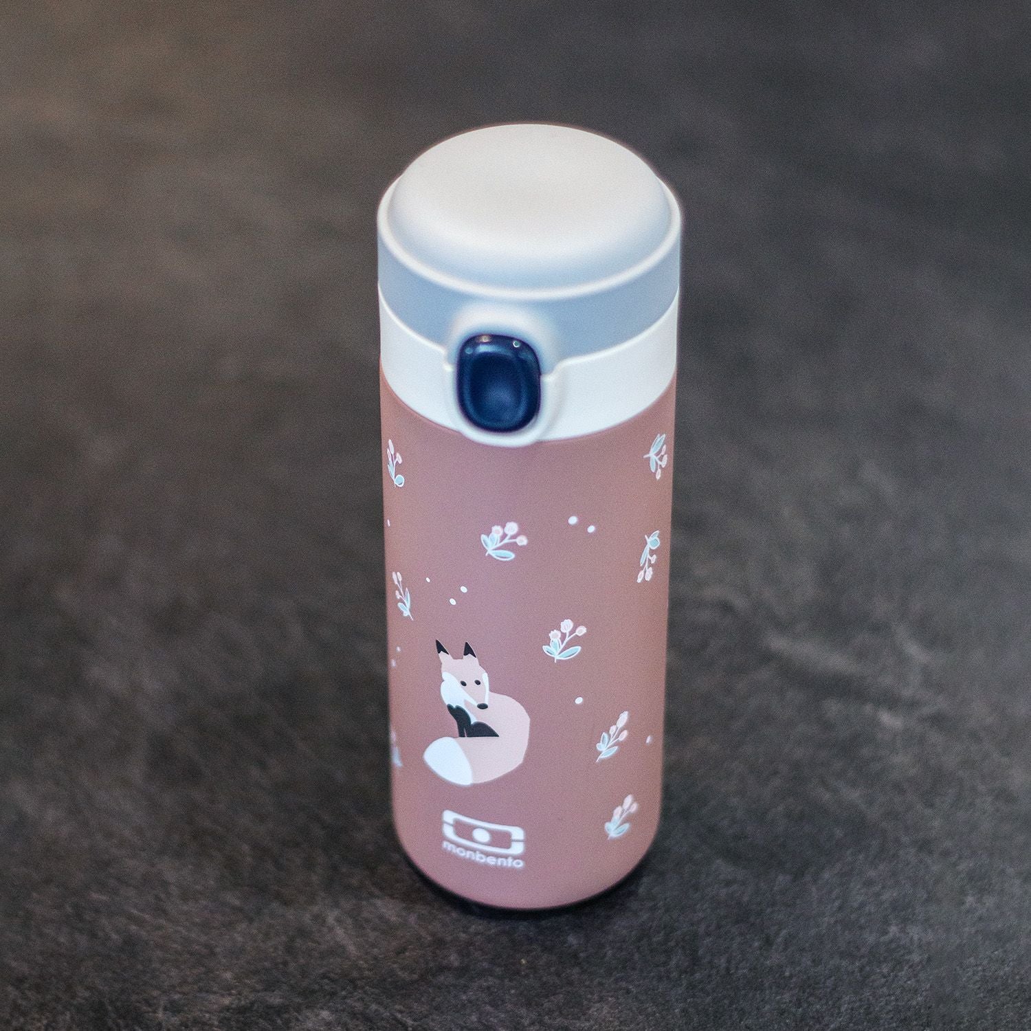 Monbento Pop detská fľaša na pitie 360 ml, škoricová líška, 36334081