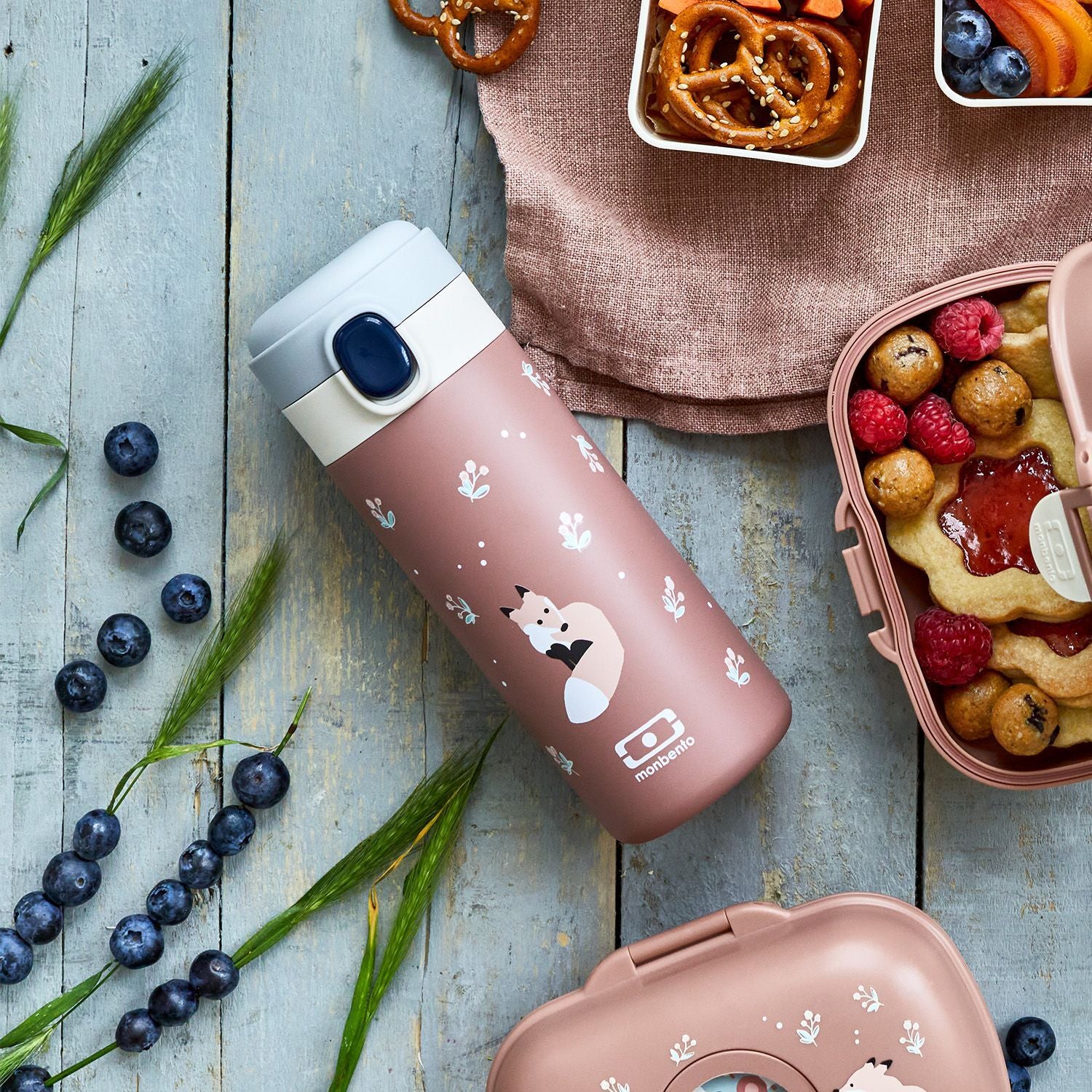 Monbento Pop detská fľaša na pitie 360 ml, škoricová líška, 36334081