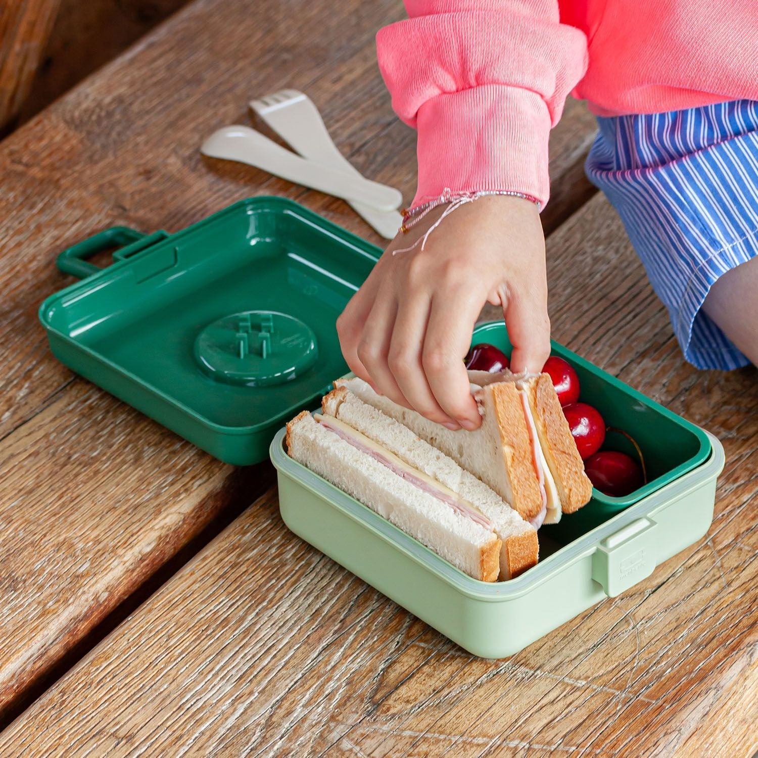 Monbento Snacky detský box na desiatu 0,85 l, zelený les, 81010065