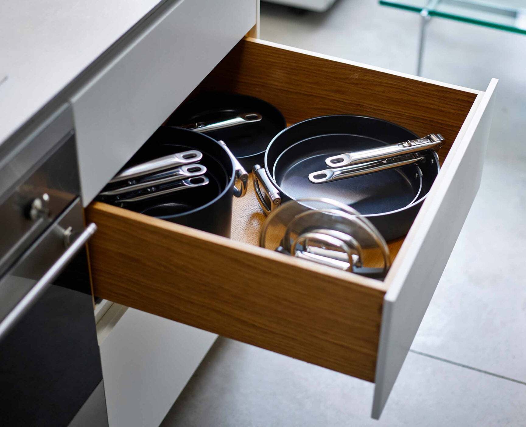 Keramická panvica s nepriľnavým povrchom Joseph Joseph Space 24 cm, modrá, 45041