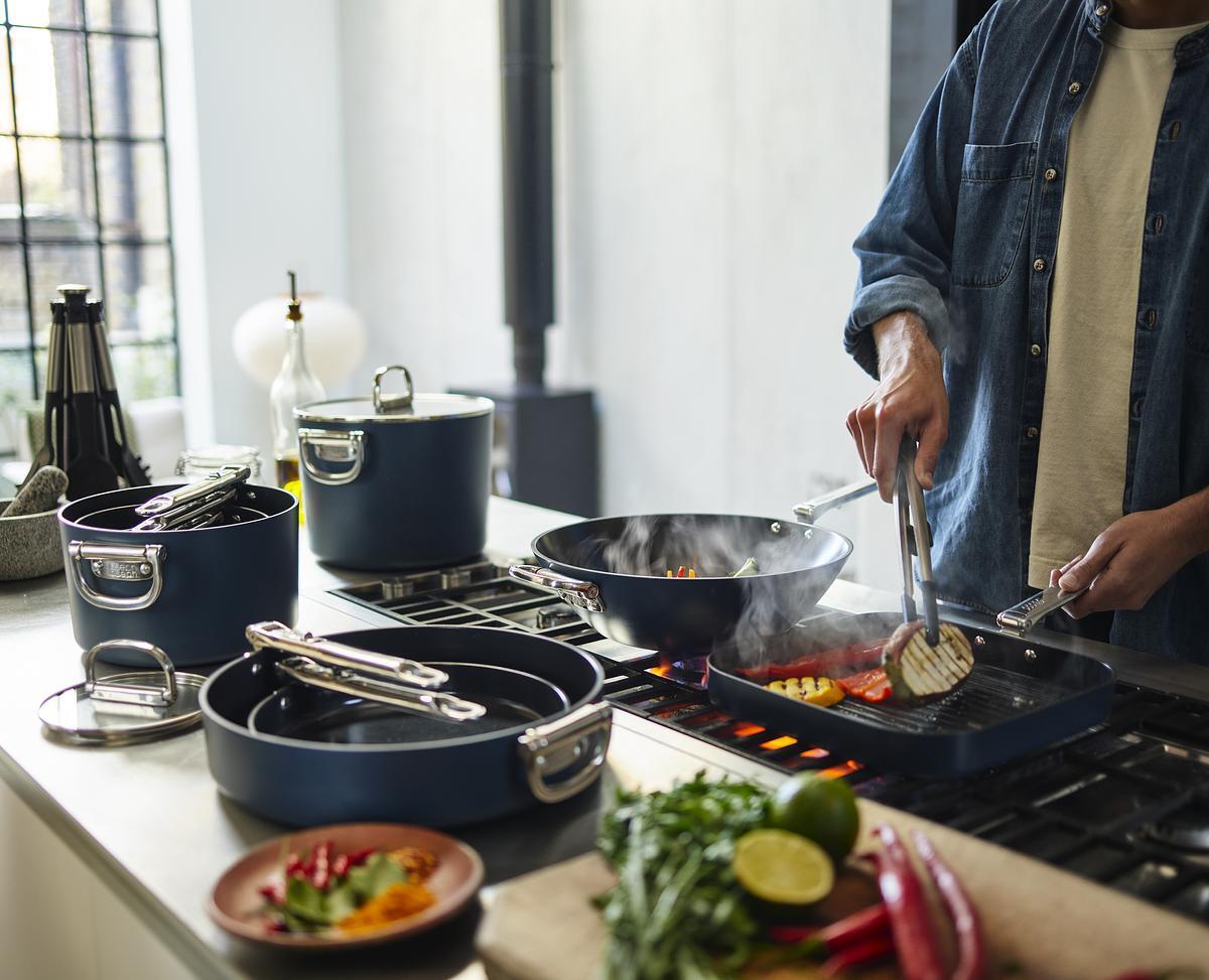 Joseph Joseph Space wok s nepriľnavým keramickým povrchom 32 cm, modrá, 45048