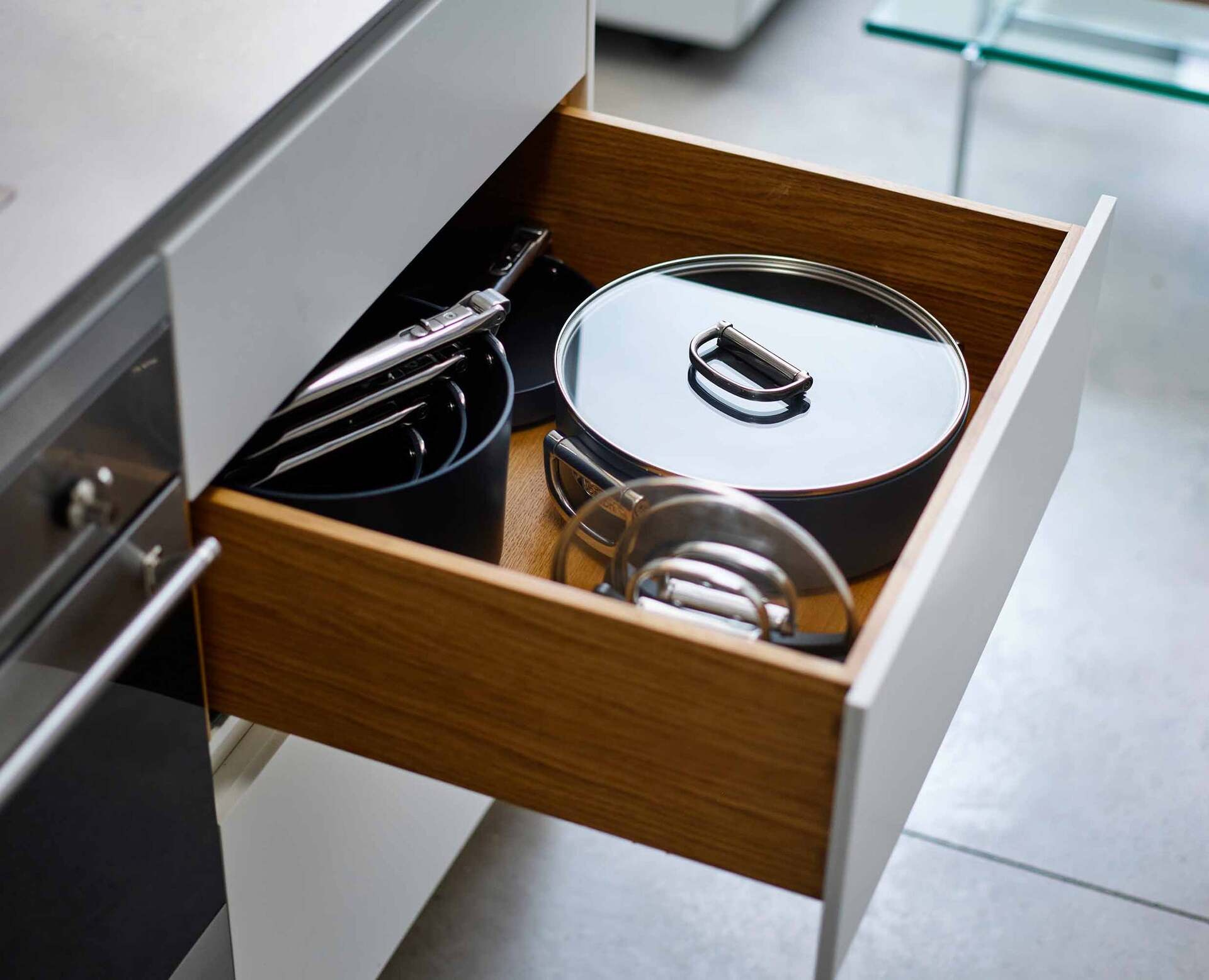 Joseph Joseph Kozmický kastról s nepriľnavým keramickým povrchom a pokrievkou 28 cm/4,9 l, modrý, 45046