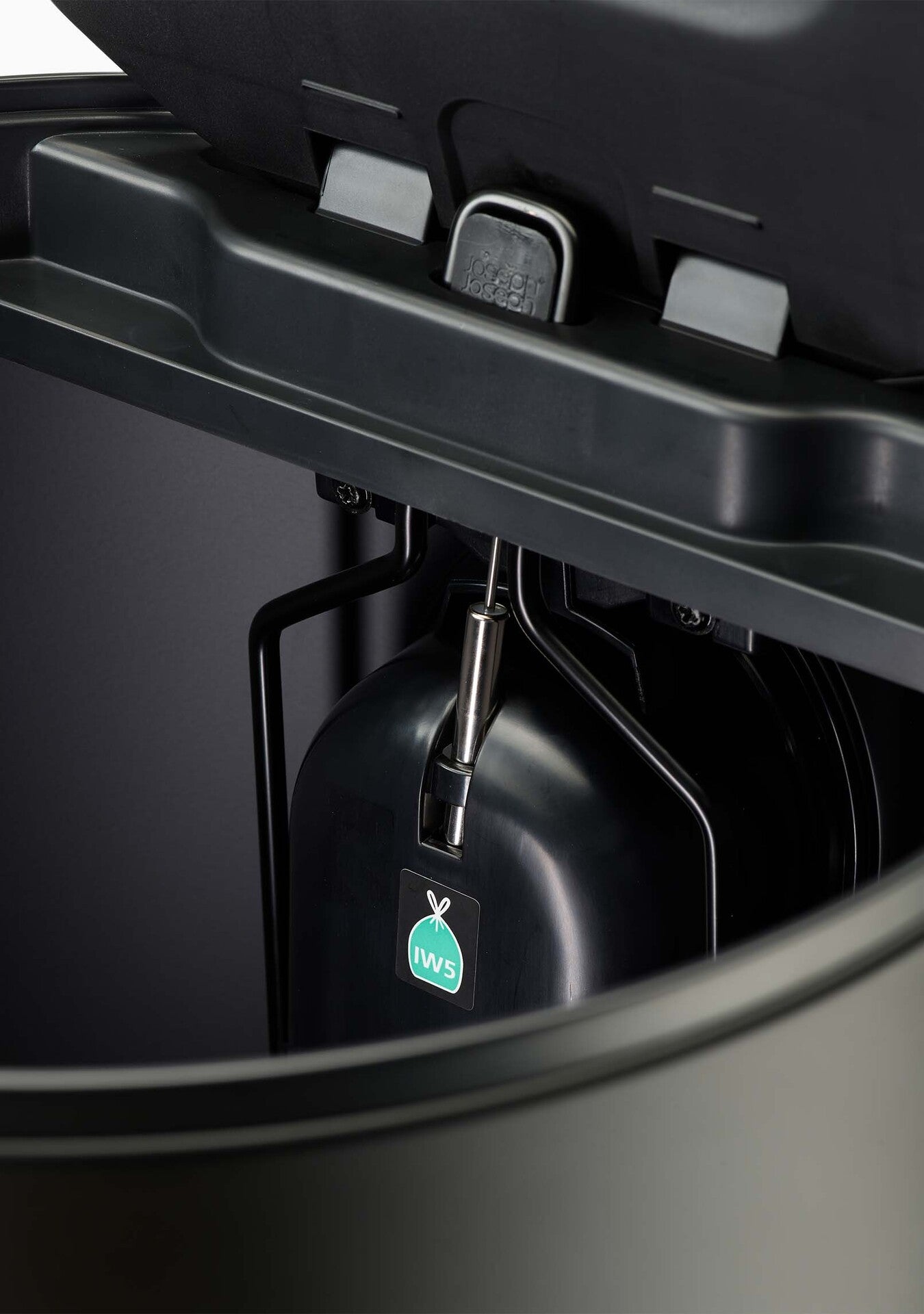 Joseph Joseph Arc pedal bin 30 L, black, 30149