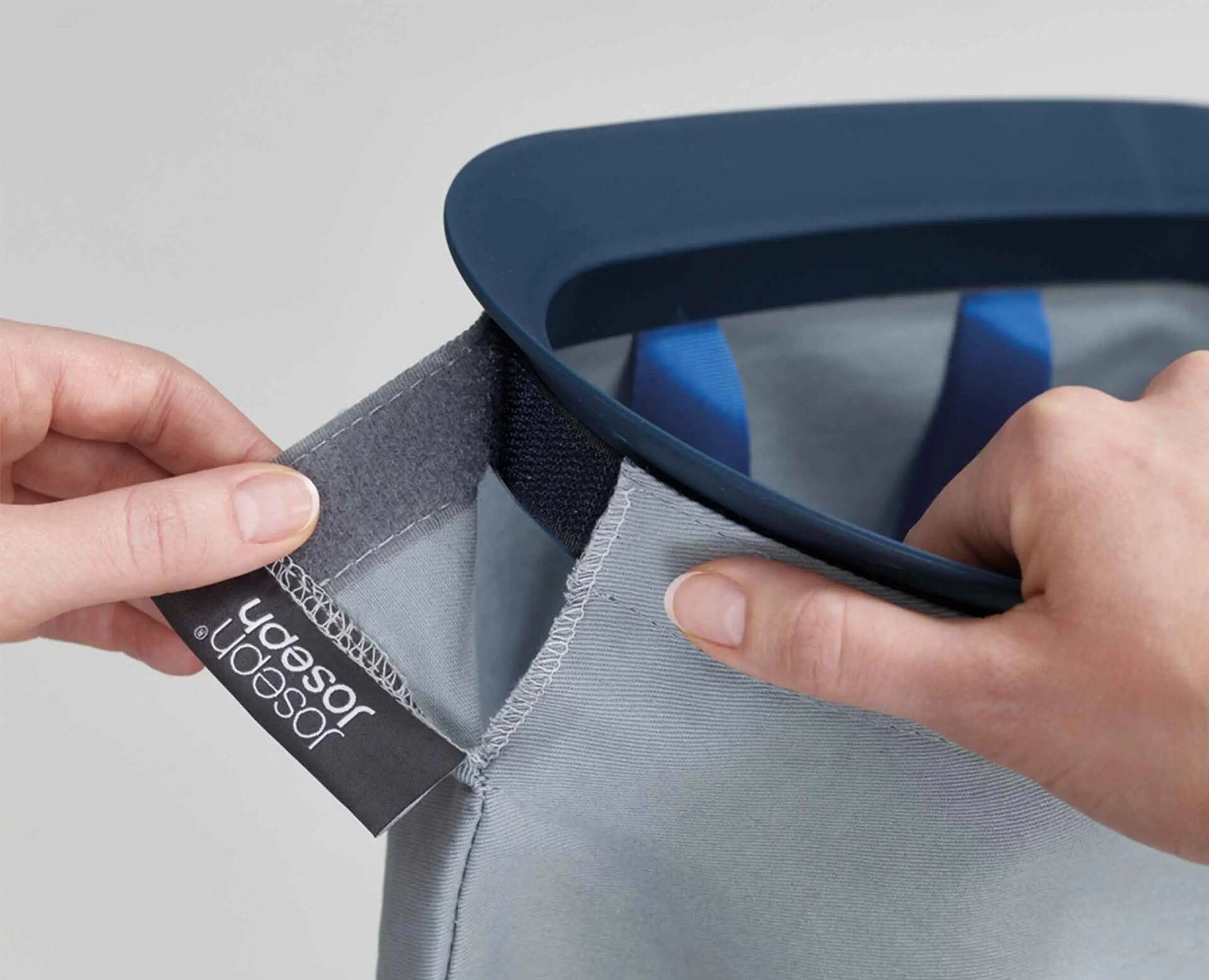 Kôš na bielizeň Joseph Joseph Tota 60 l, čierny, 50002