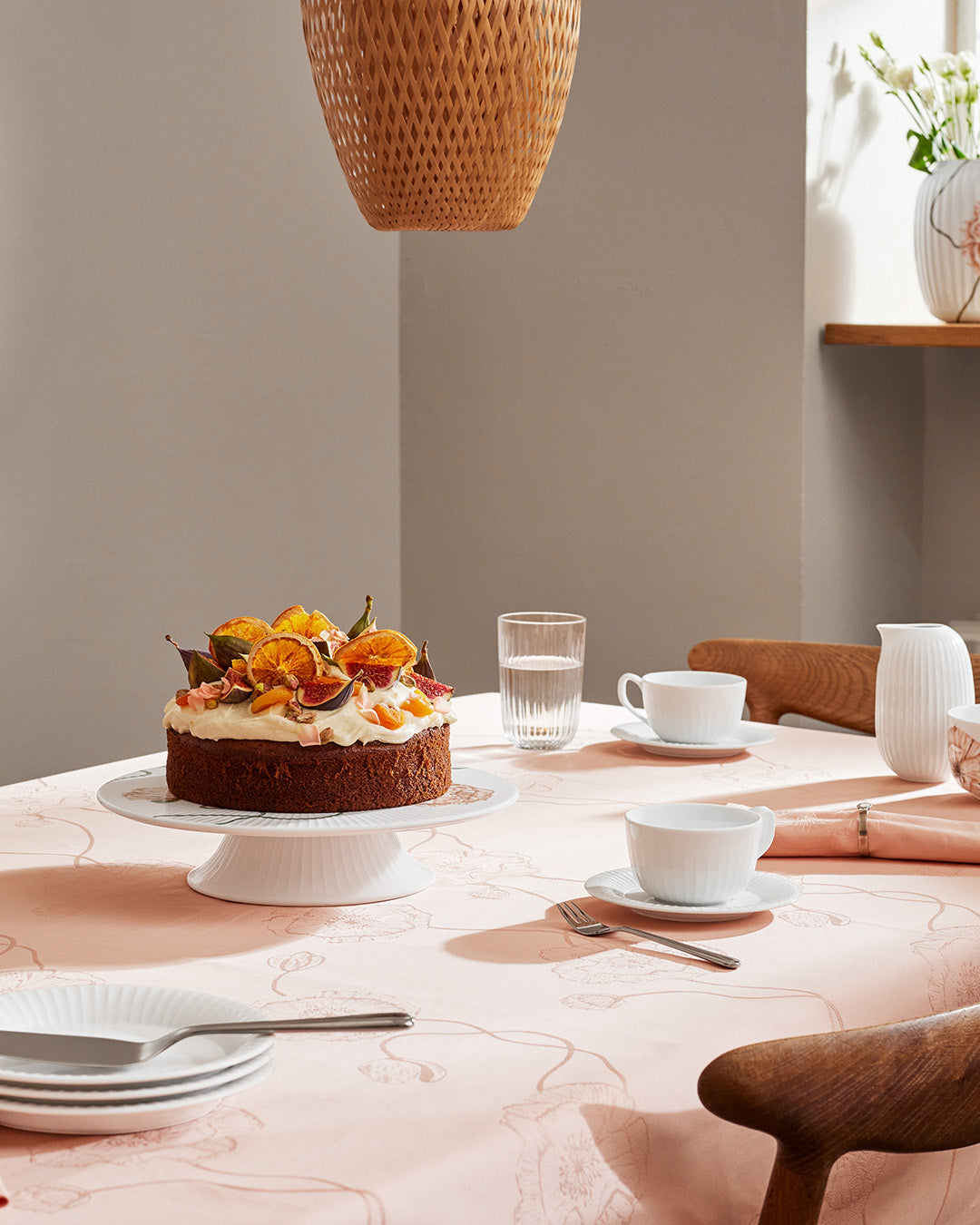 Stojan na tortu Kähler Hammershoi Poppy, biely, 692267