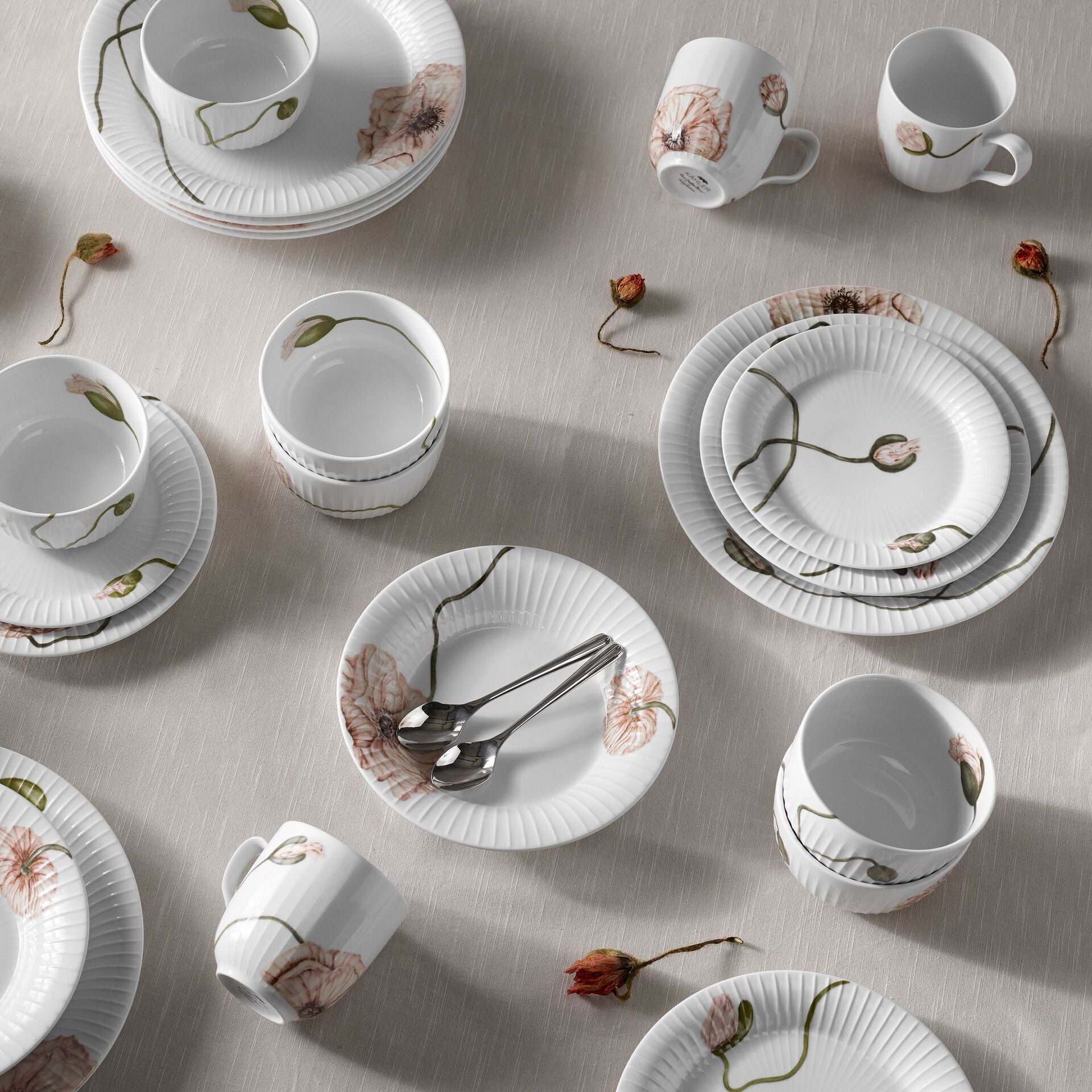 Kähler Hammershoi Poppy porcelain deep plate 21 cm, white, 692291