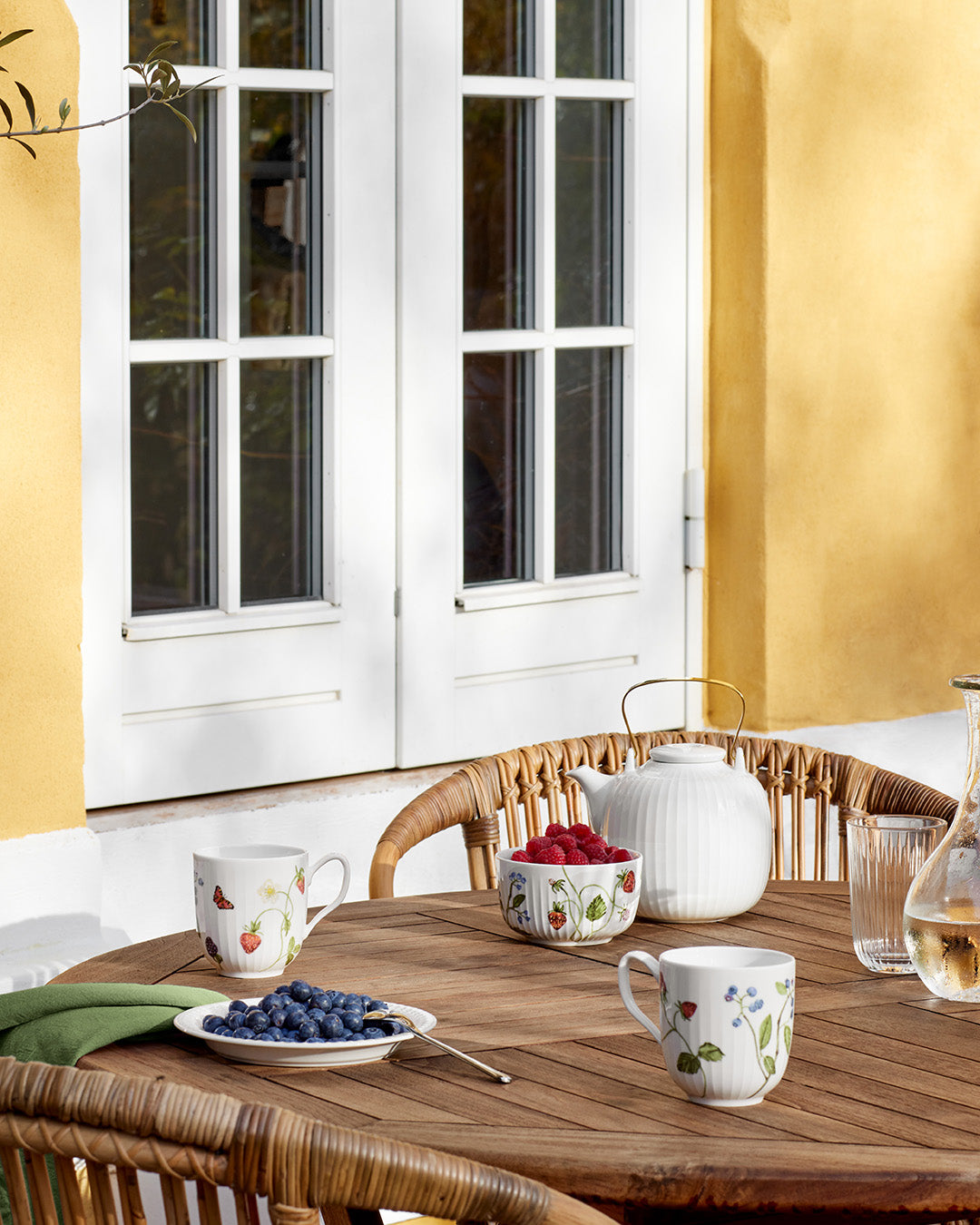 Kähler Hammershoi Summer porcelánový hrnček 330 ml, summer berries, 692622