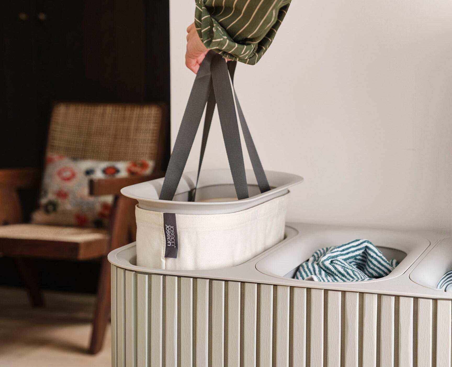 Joseph Joseph Tota Trio Luxe kôš na bielizeň 90 l, krémová, 5000008