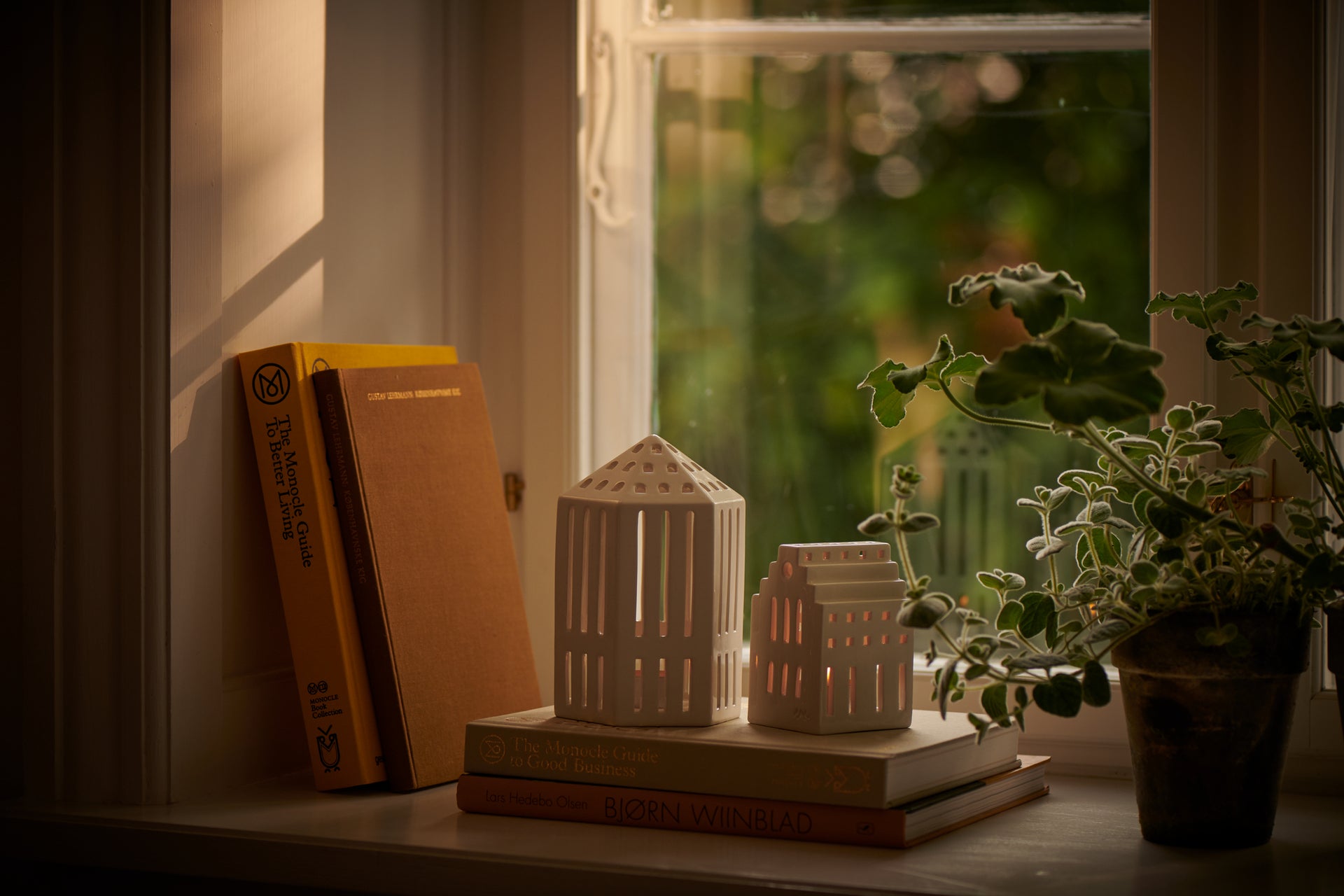 Kähler Urbania keramický svícen domeček Long church 10 cm, 691061