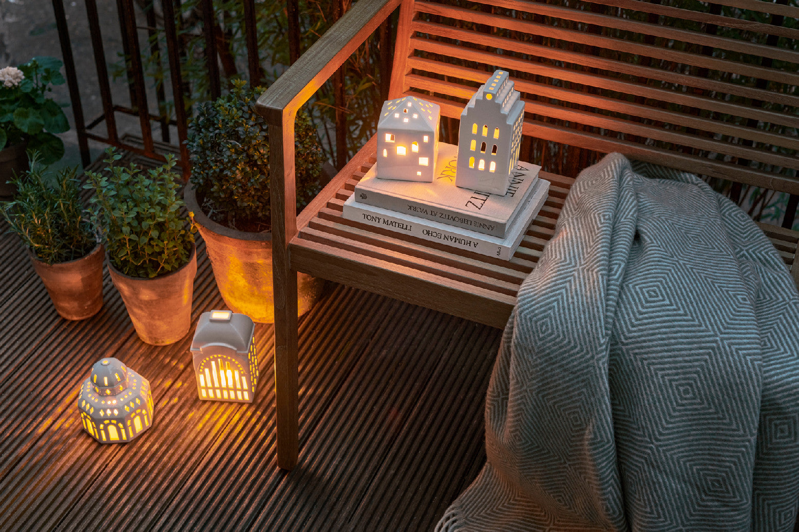 Kähler Urbania keramický svícen domeček Town house 12,5 cm, 691064