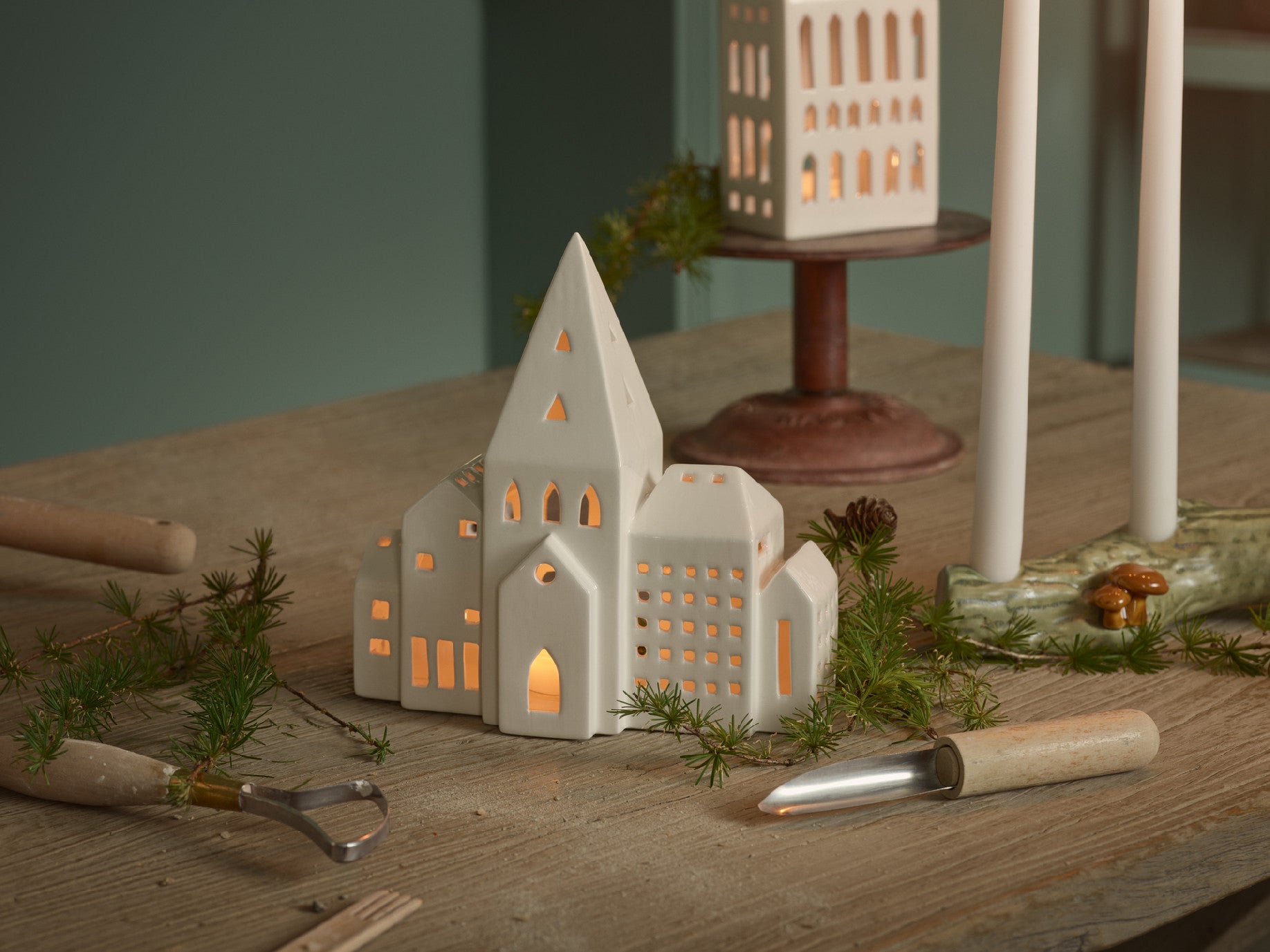Kähler Urbania keramický svícen domeček City 21 cm, 693521