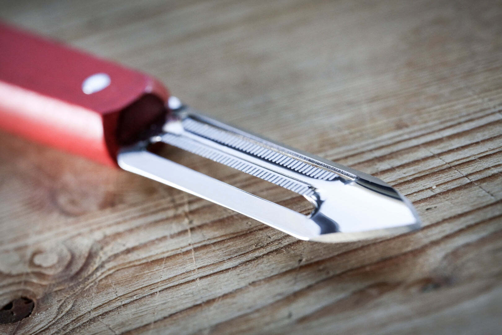 Opinel Les Essentiels N°115 škrabka na paradajky a kiwi, červená, 002047