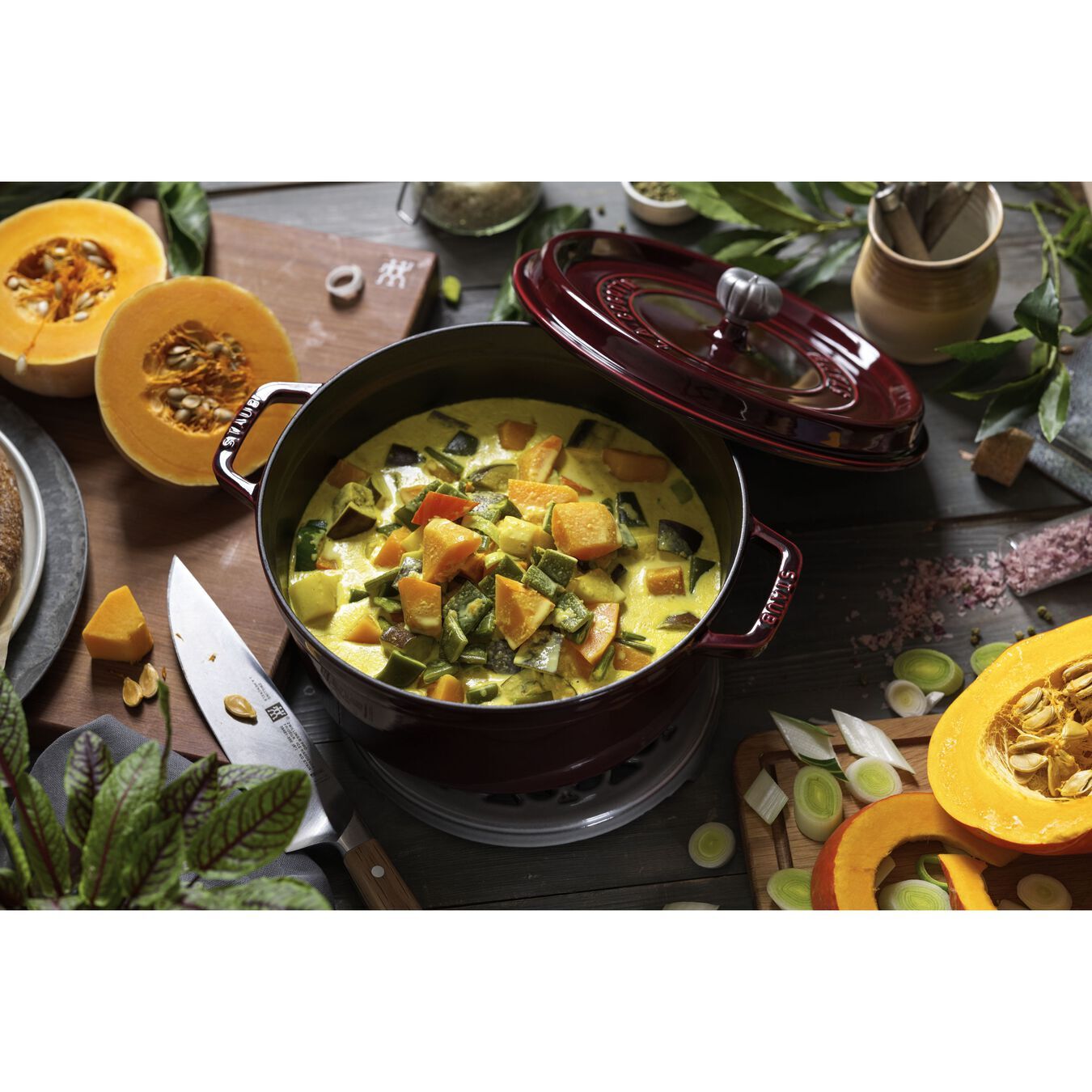 Staub Cocotte hrniec, okrúhly, 26 cm / 5,2 l grenadína