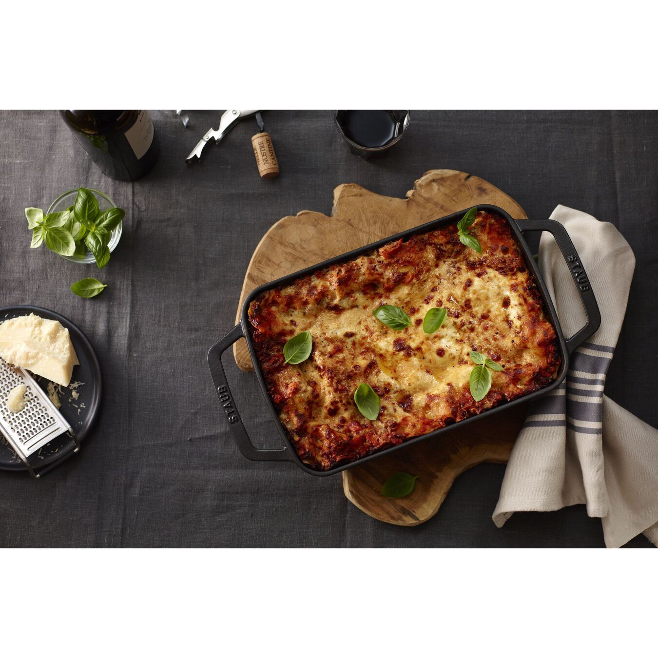 Staub cast iron baking dish 30x20 cm/3.15 l black, 1303023
