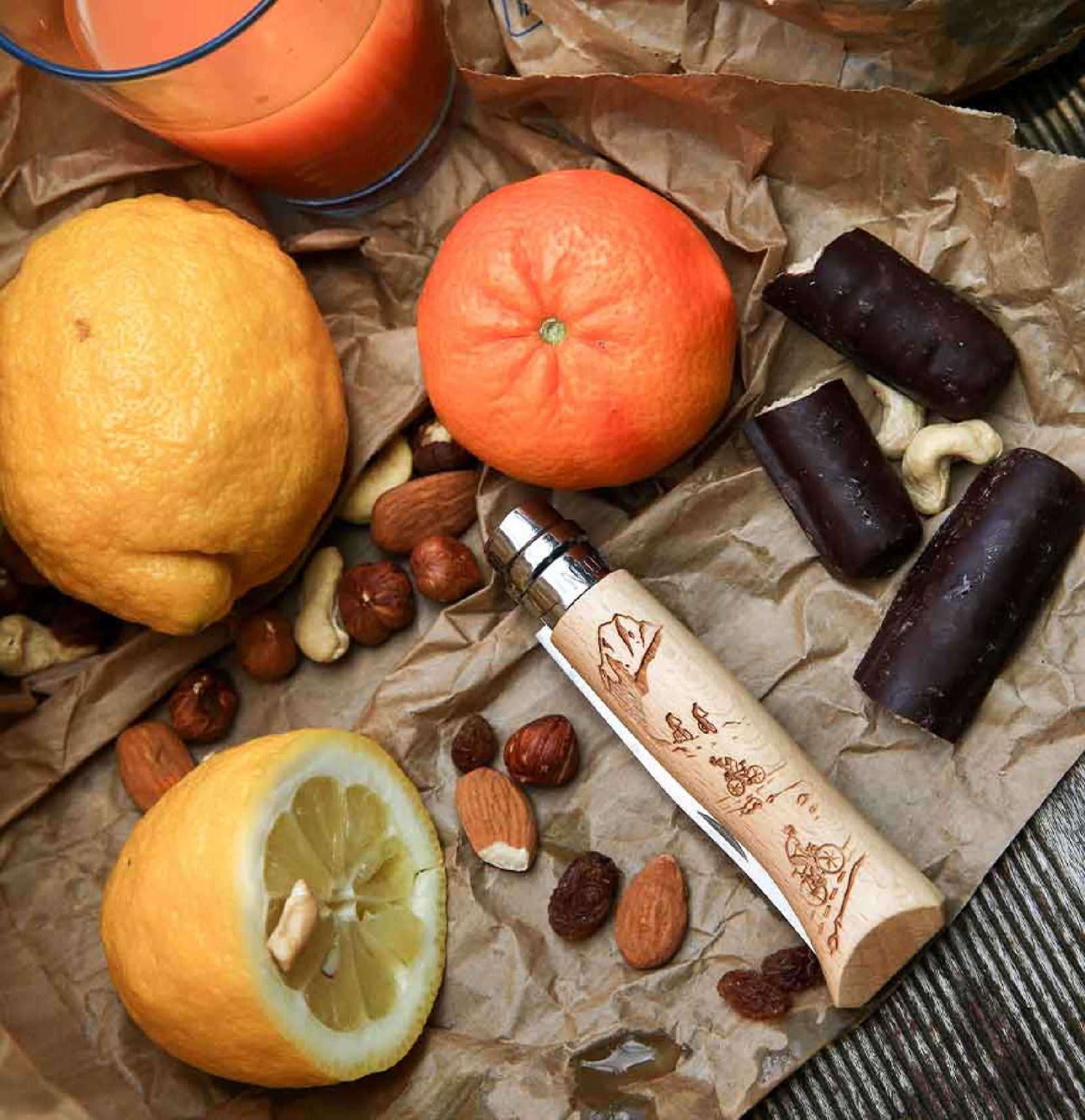 Opinel Gravírovaný zatvárací nôž Biking N°08 8,5 cm, 002187