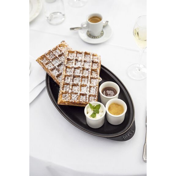 Staub cast iron fish plate with lid 31 cm/0.7 l black, 1332125