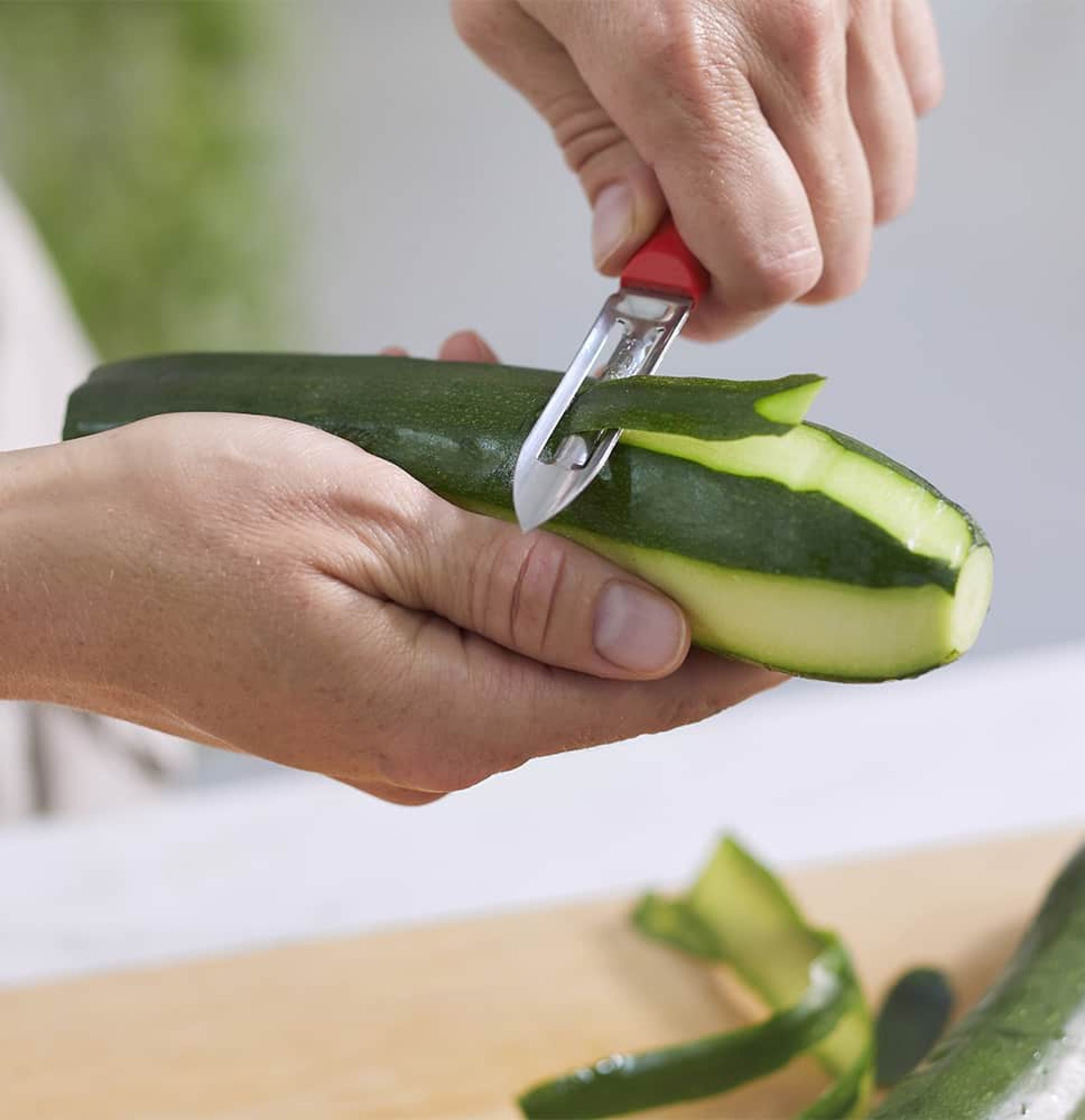 Škrabka Opinel Les Essentiels+ N°315, červená, 002358