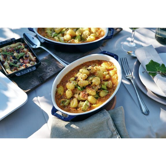 Keramická zapekacia nádoba Staub oválna 23 cm/1,1 l tmavomodrá, 40511-157