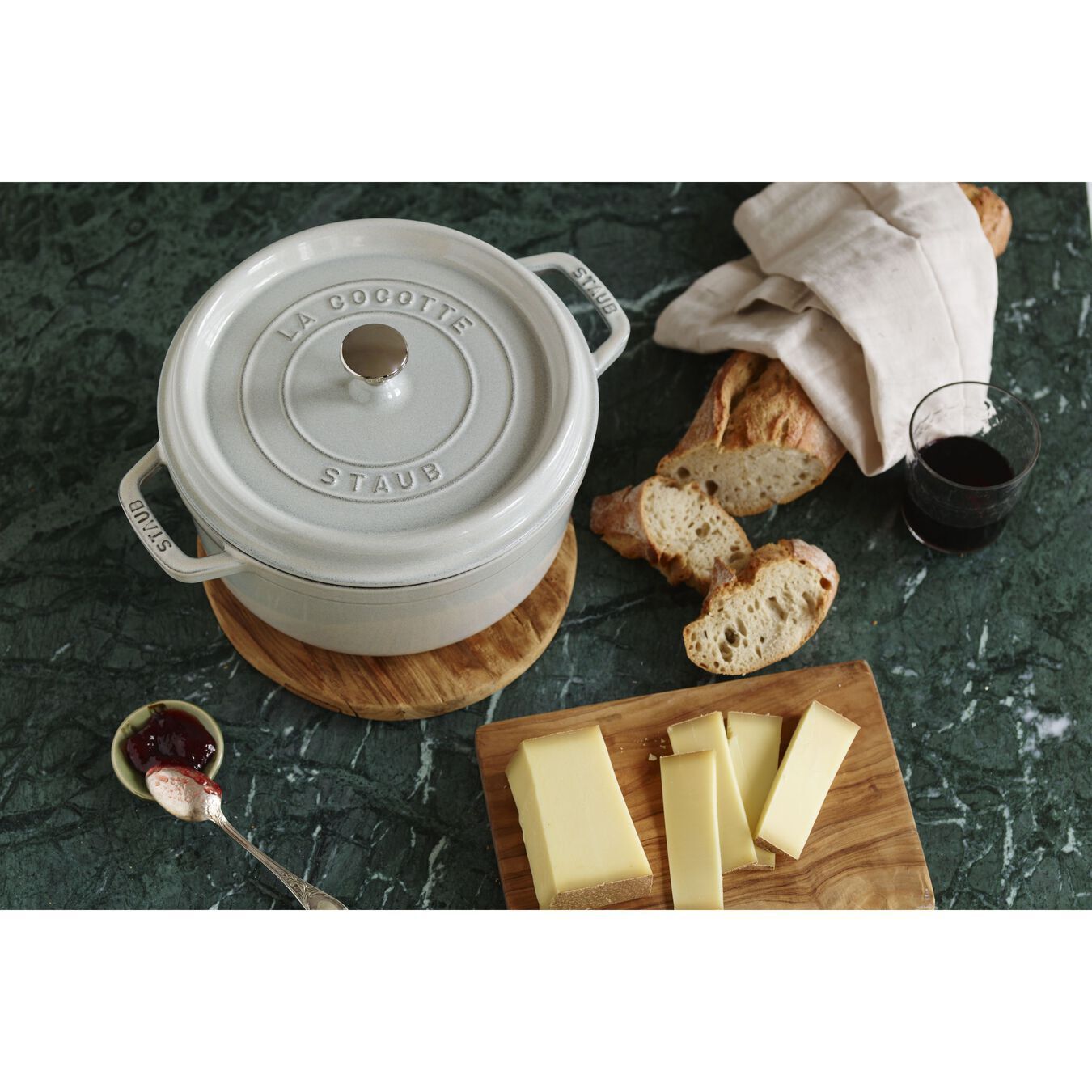 Staub Cocotte hrniec okrúhly 24 cm/3,8 l biela hľuzovka, 11024107