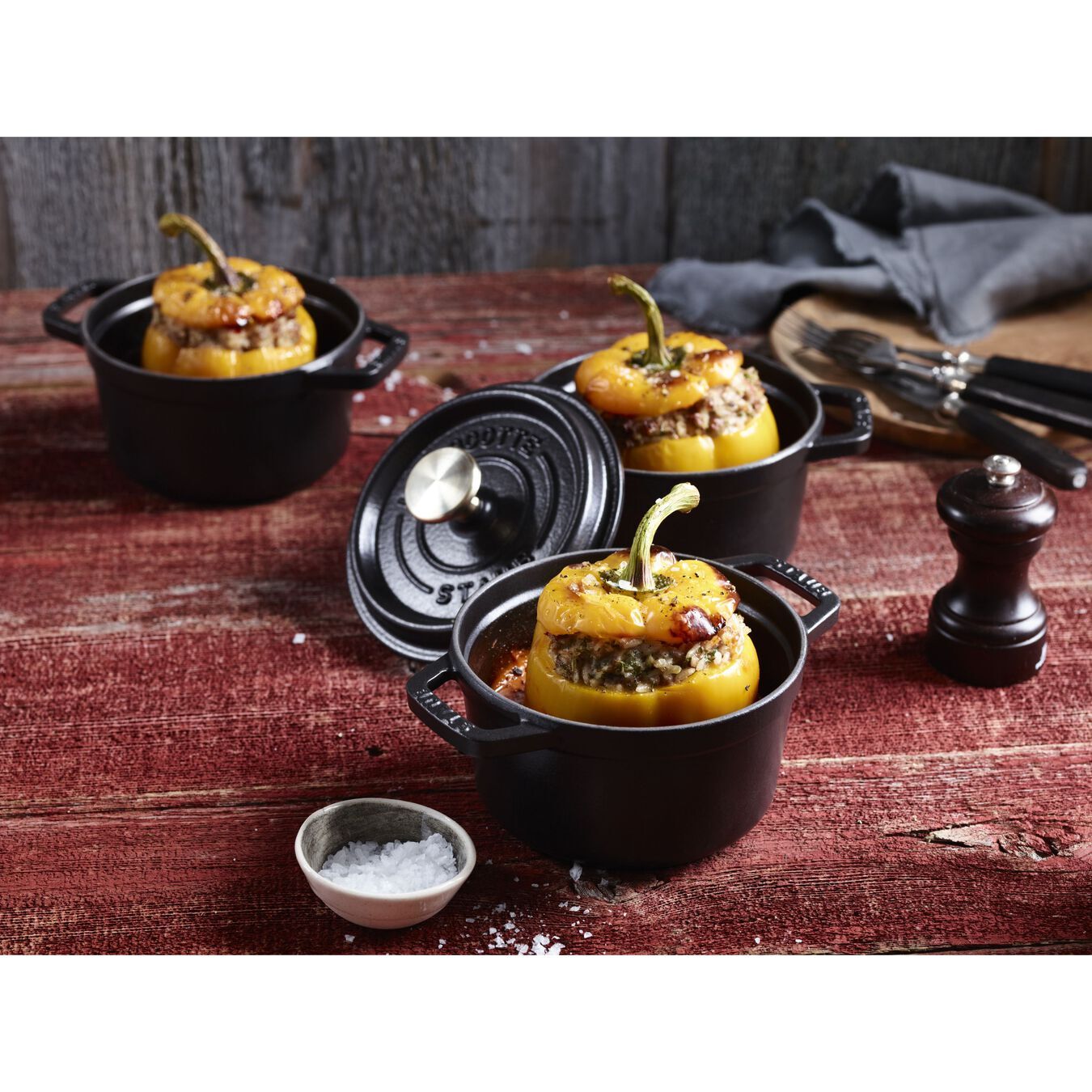 Staub Cocotte okrúhly hrniec 12 cm/0,4 l čierny, 1101225