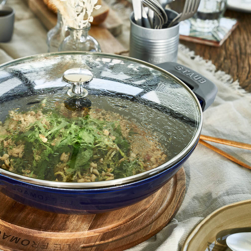 Staub wok so sklenenou pokrievkou 30 cm/4,4 l tmavomodrá, 40511-467