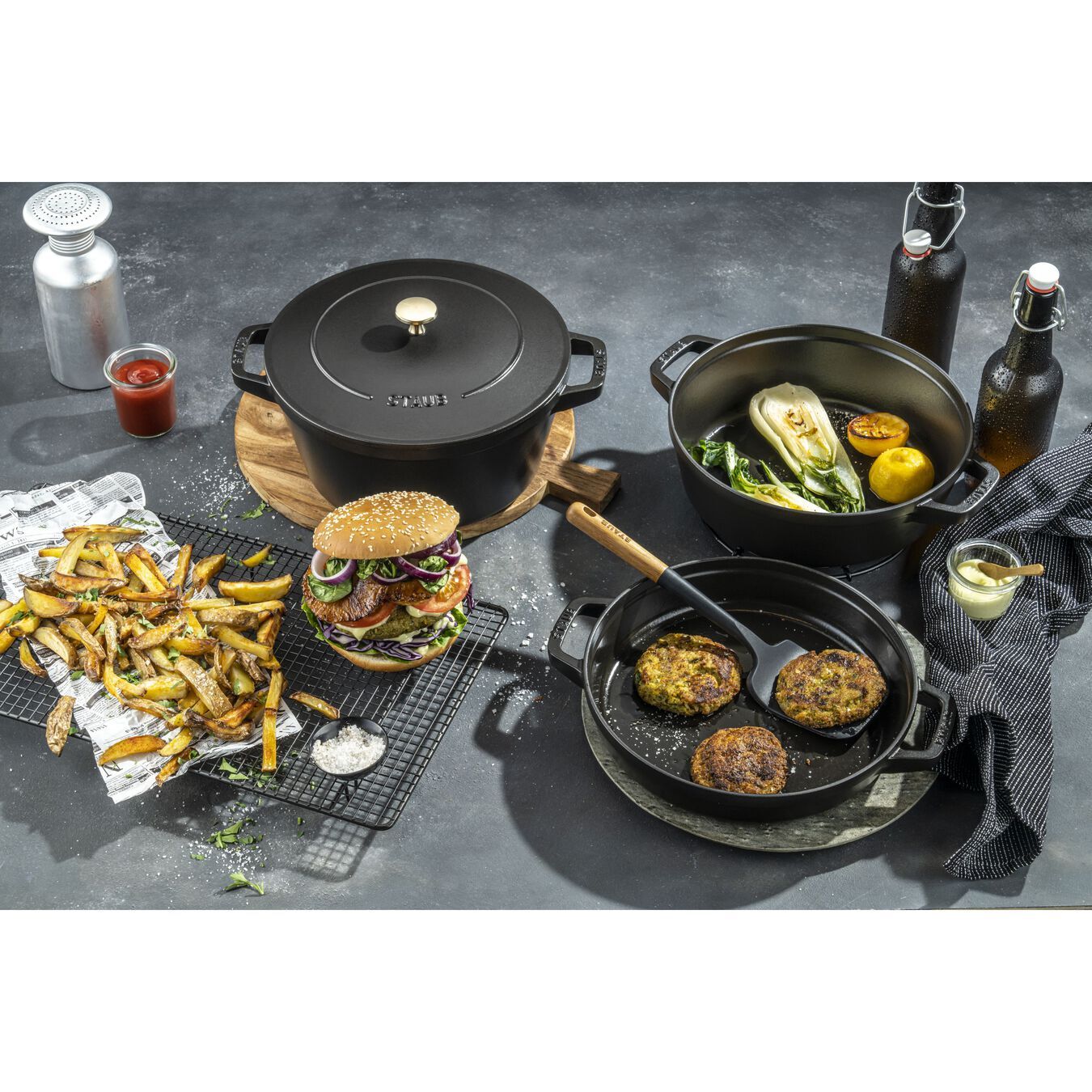 Staub Cocotte 3 dílná sada litinového hrnce, pánve a pekáče 24 cm, černá, 40508-386