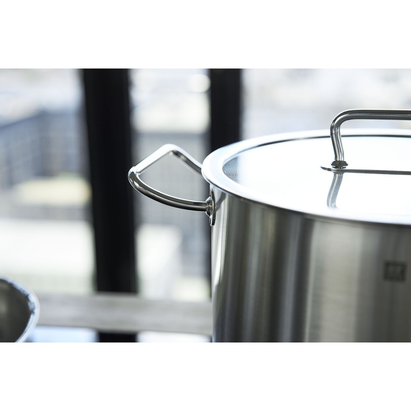 Zwilling Pro vysoký hrniec s pokrievkou 28 cm/ 13,3 l, 65124-280