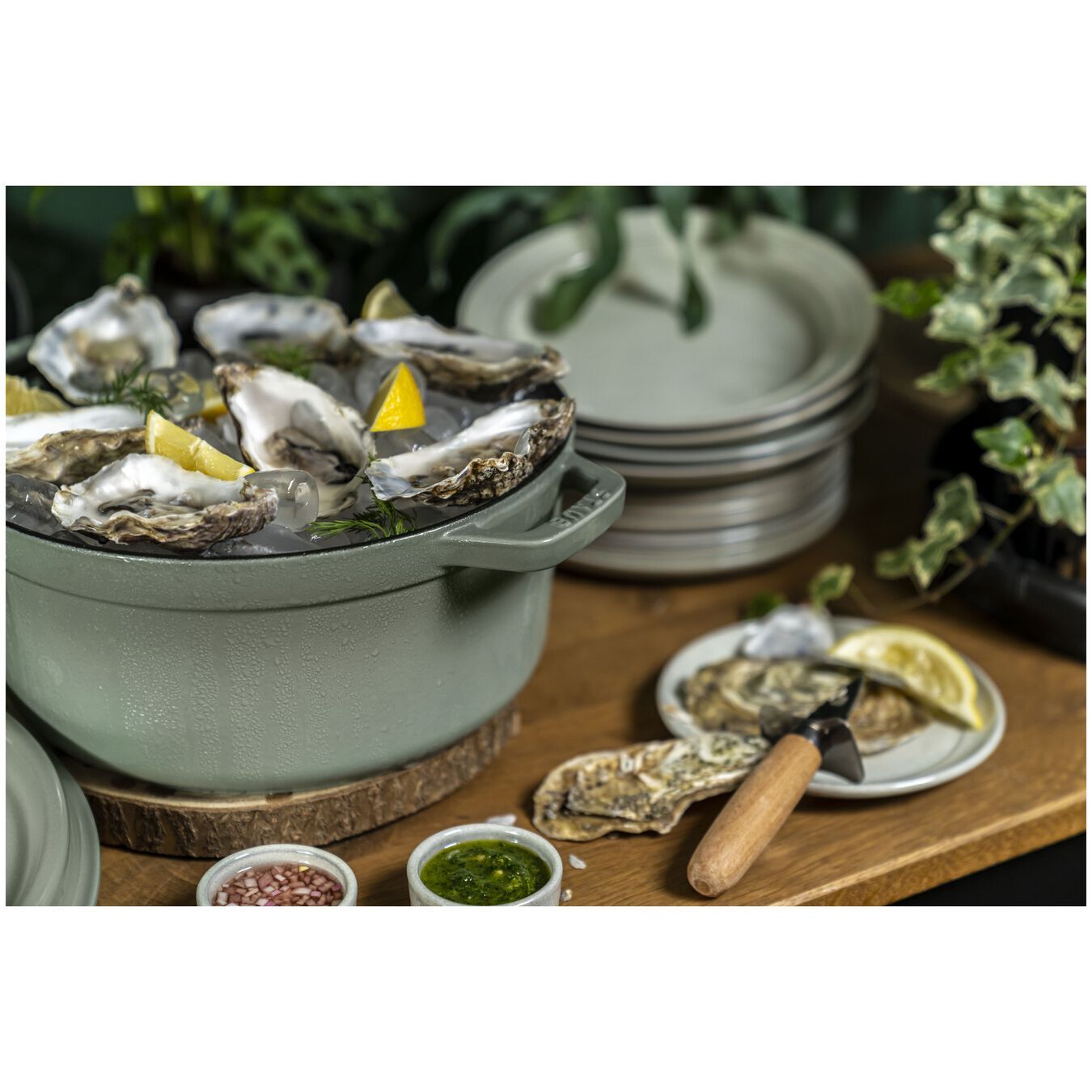 Staub Cocotte hrniec okrúhly 24 cm/3,8 l eukalyptus, 11024121