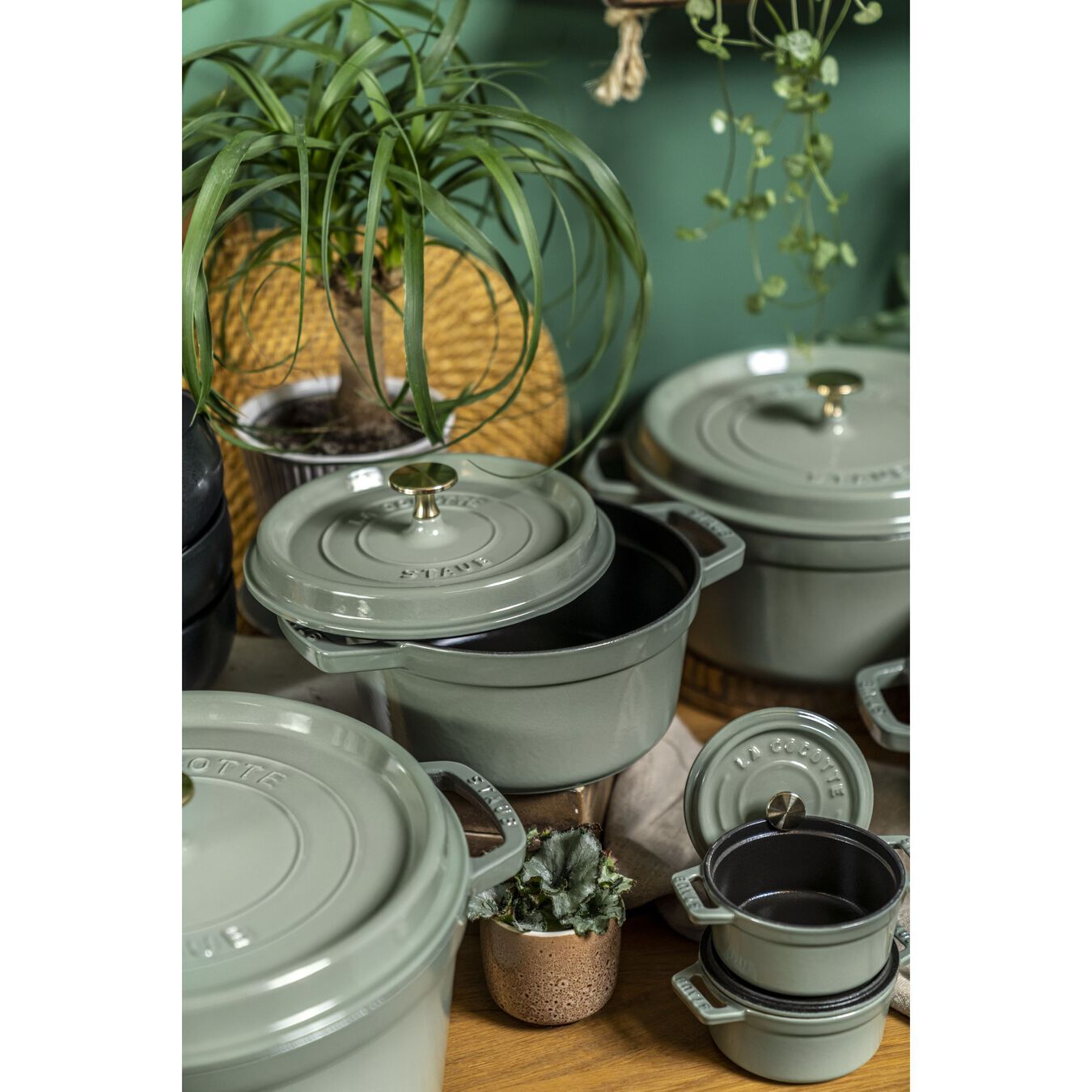 Staub Cocotte hrniec okrúhly 26 cm/5,2 l eukalyptus, 11026121