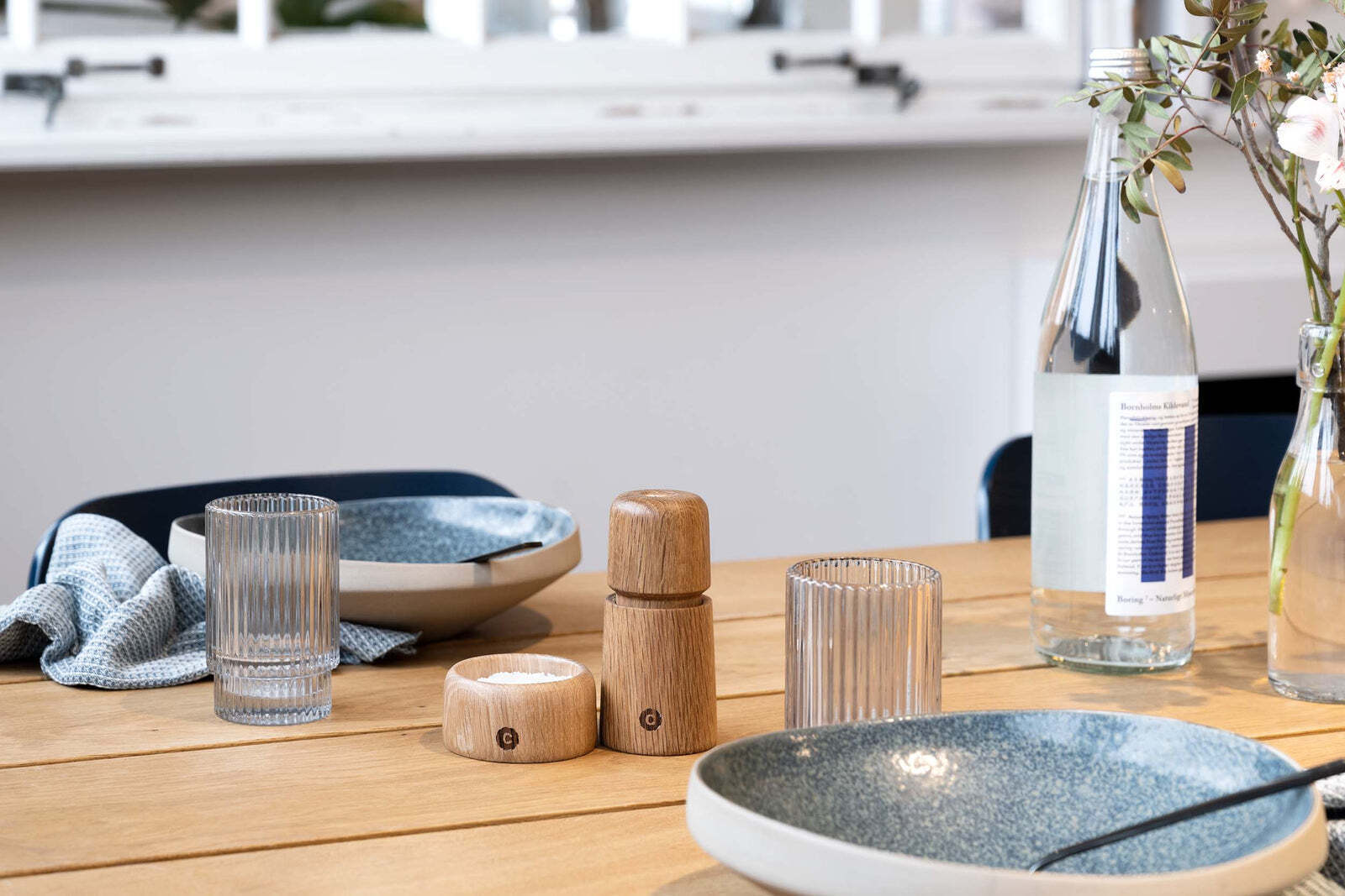 CrushGrind Stockholm drevený mlynček na korenie 11 cm, 070270-2002