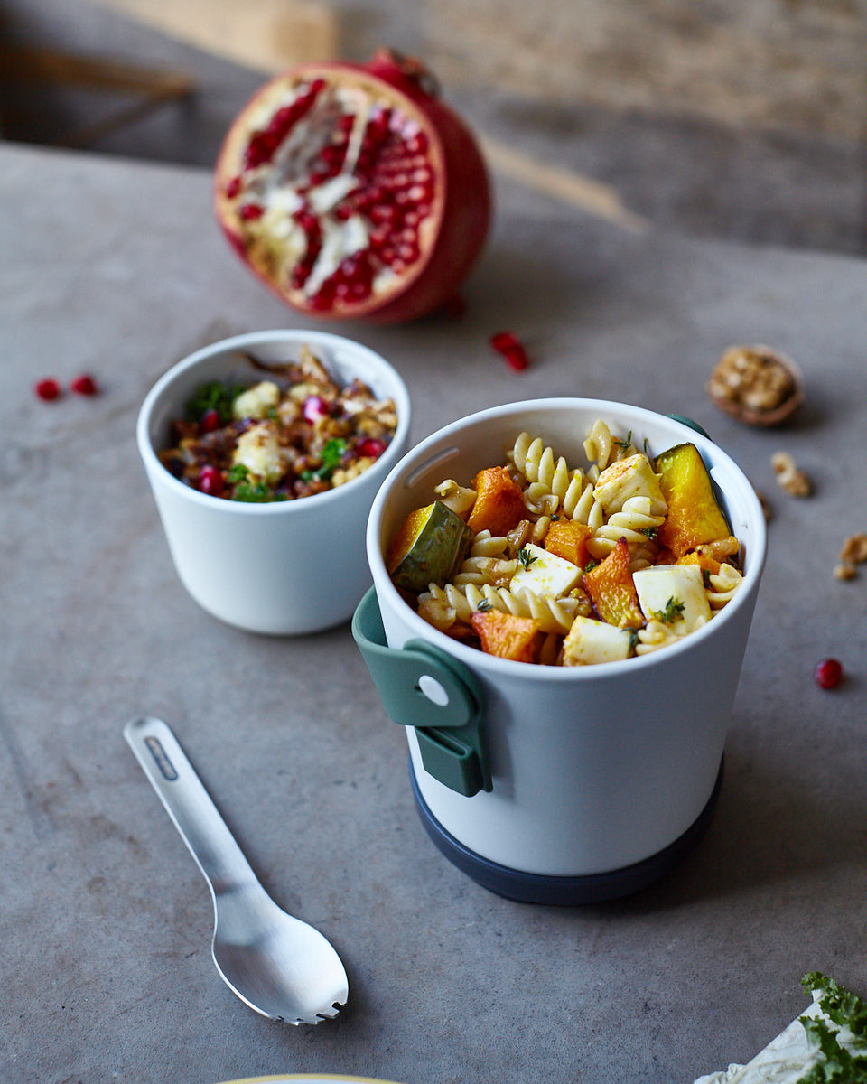 Black+Blum Originálny dvojdielny box na občerstvenie s lyžičkou 0,9 l, olivový, BAO-BP010