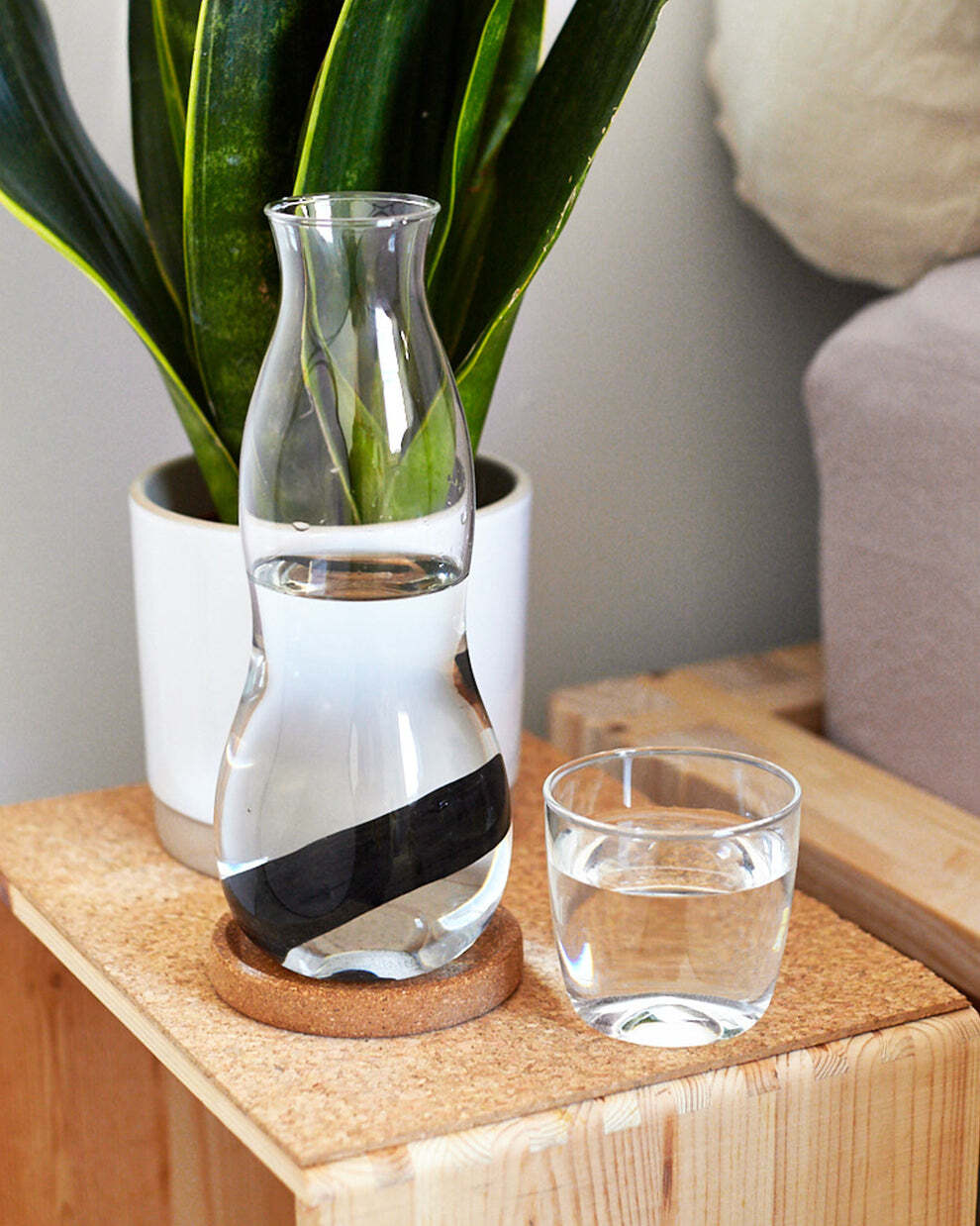 Black+Blum glass water carafe with glass, coaster and filter 0,8 l, EC003
