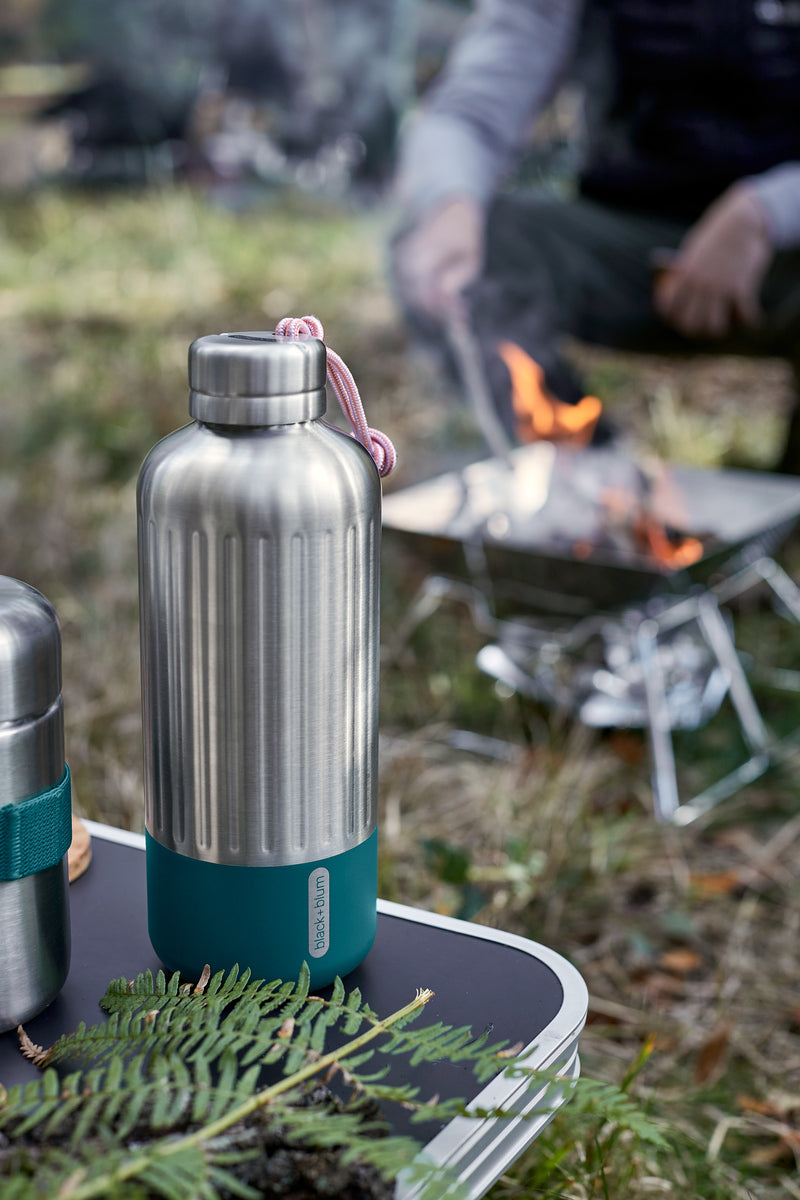 Termo fľaša Black+Blum Explorer z nerezovej ocele 850 ml, oceán, BAM-EIWB-L005