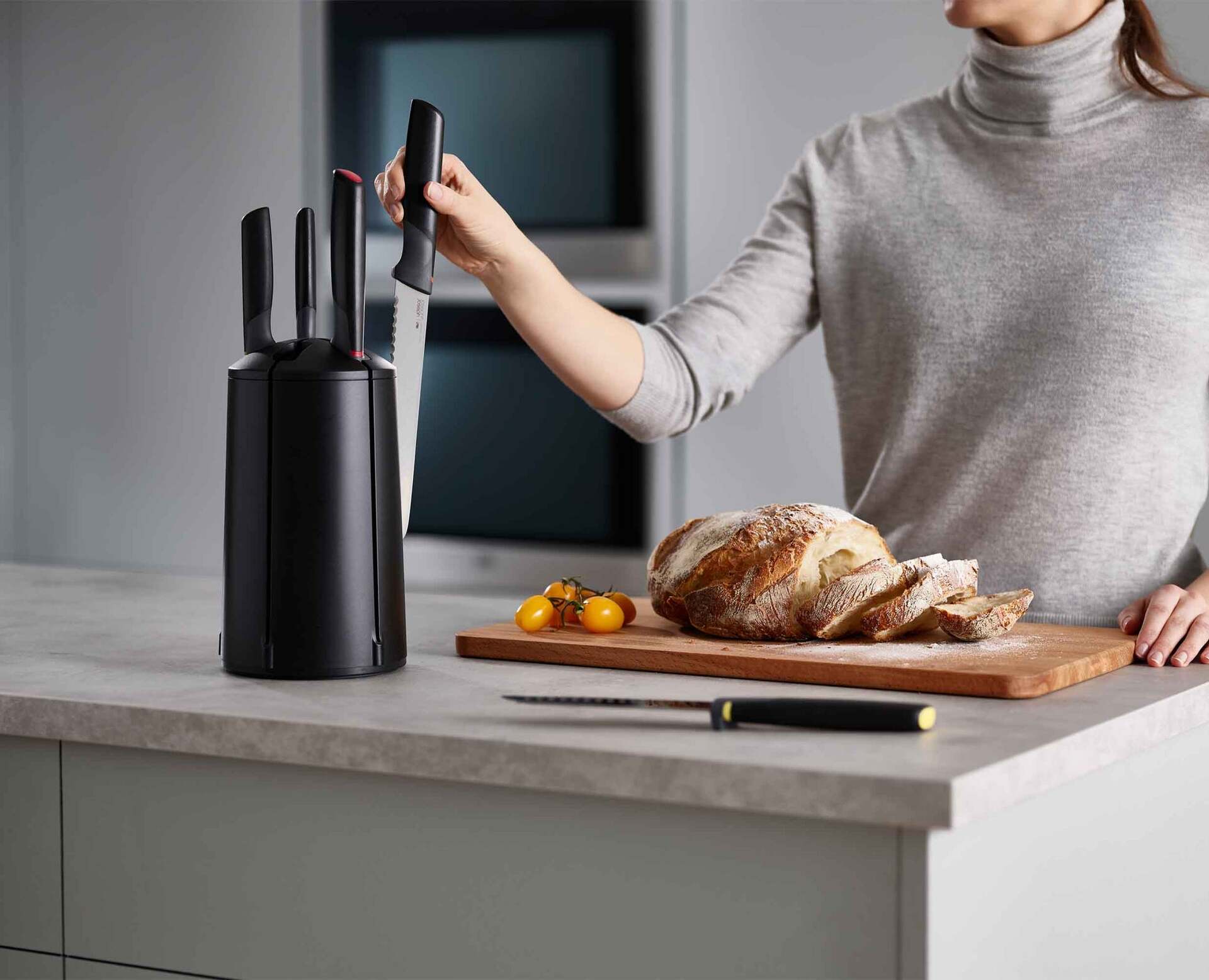 Joseph Joseph Elevate stojan na nože 6 ks, čierny, 10527