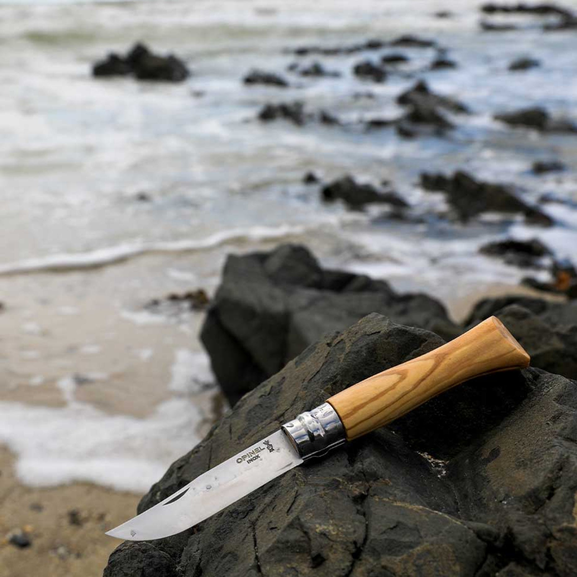 Zatvárací nôž Opinel Olive Wood N°06 7 cm, 002023