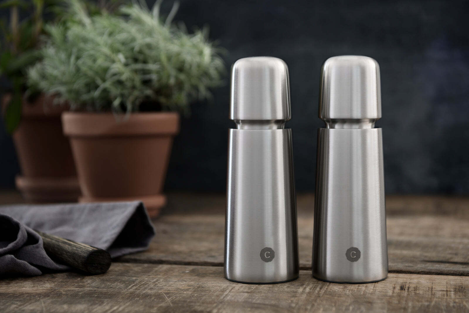 Mlynček na korenie CrushGrind Stockholm z nehrdzavejúcej ocele 17 cm, 070280-3001