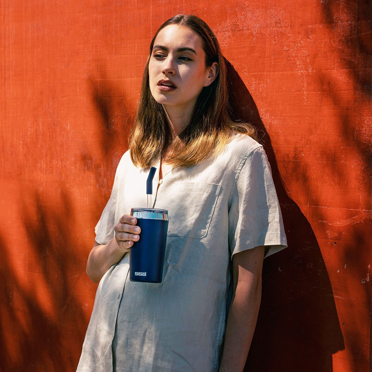 Termohrnček Sigg Helia z nehrdzavejúcej ocele 450 ml, nočný atrament, 6015.20