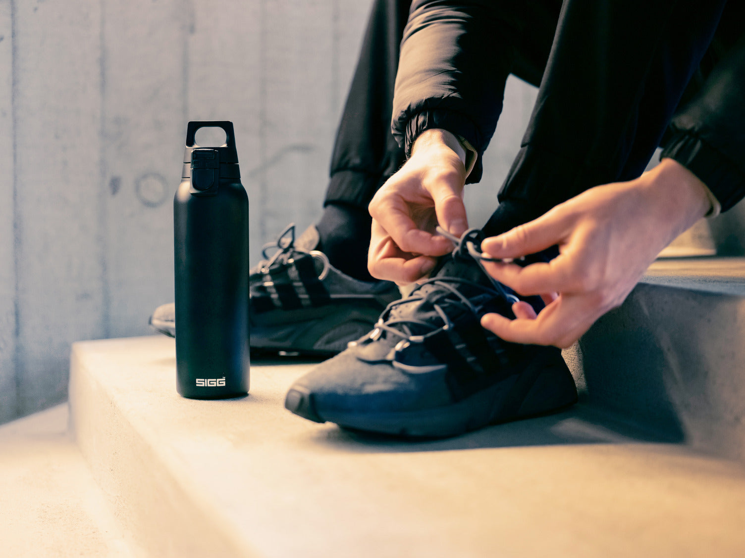 Sigg Hot & Cold One Light thermos 550 ml, black, 8998.10