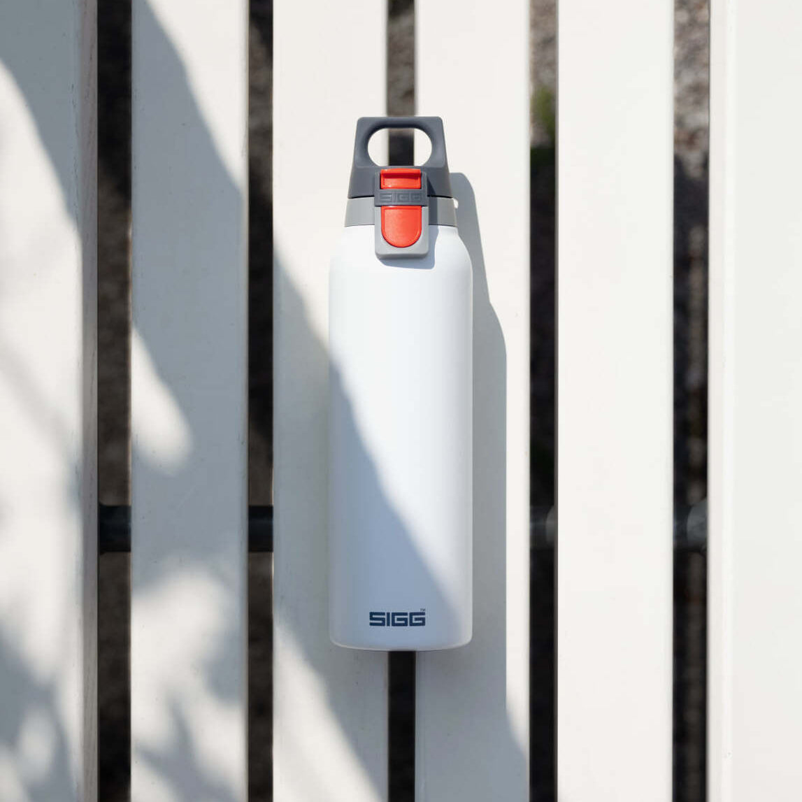 Sigg Hot & Cold One Light thermos 550 ml, white, 8998.30